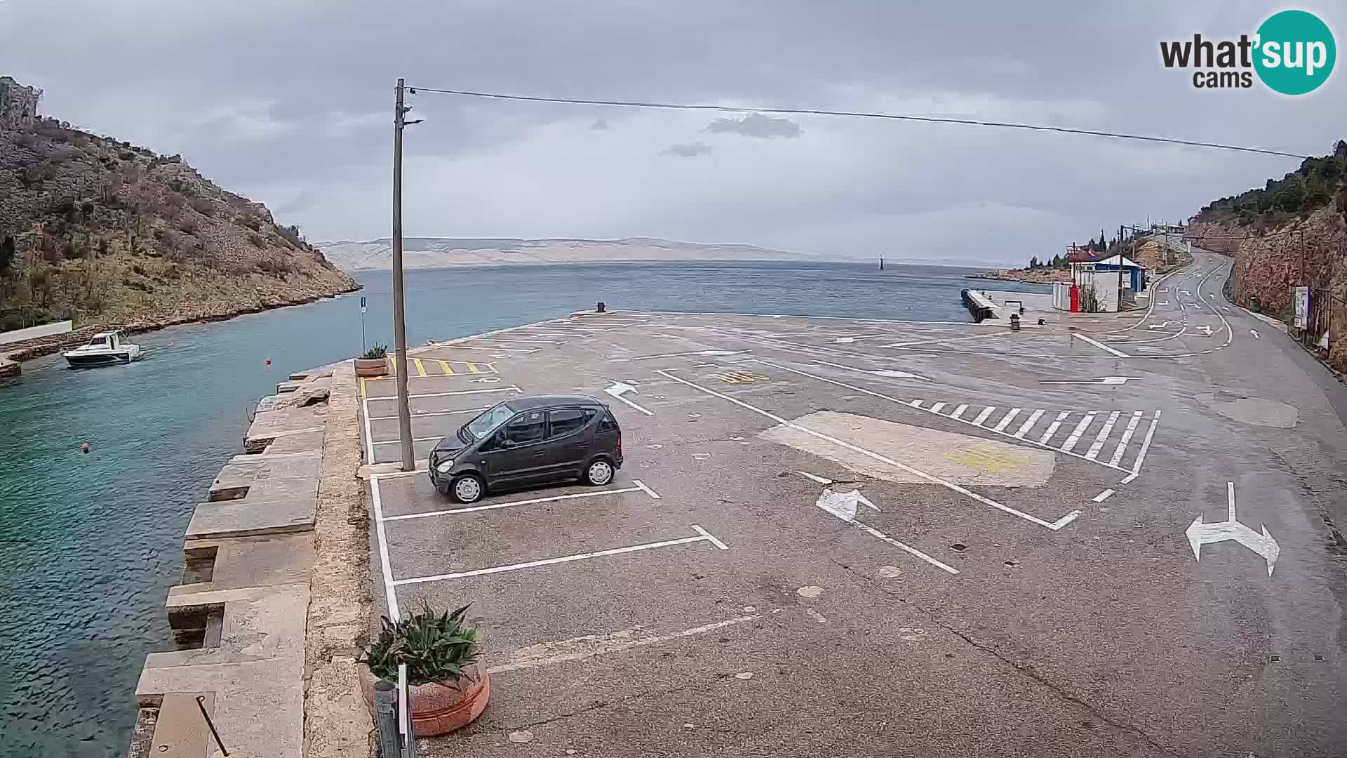 Webcam del puerto de ferris de Prizna – hacia la isla de Pag