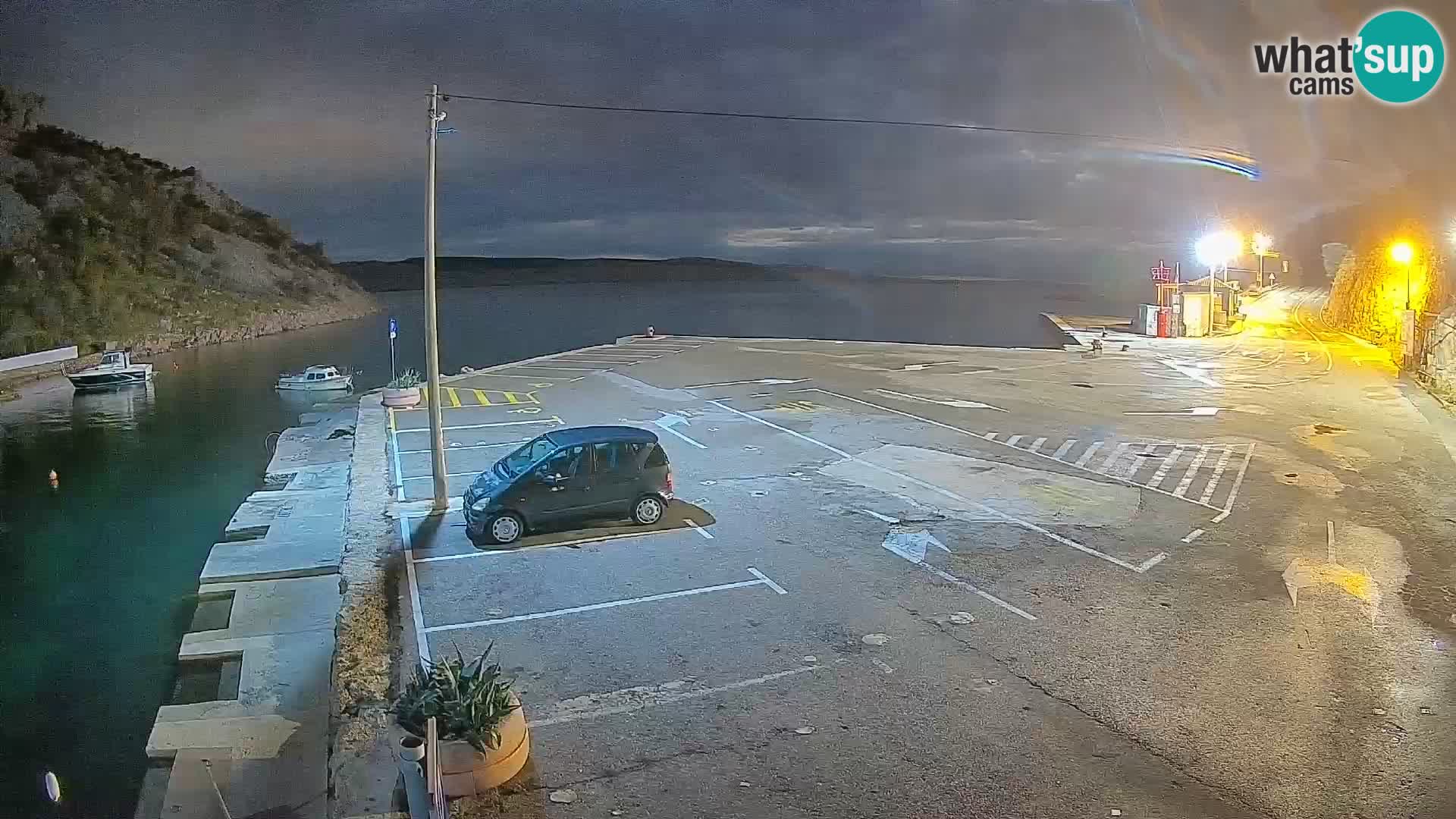 Webcam del puerto de ferris de Prizna – hacia la isla de Pag