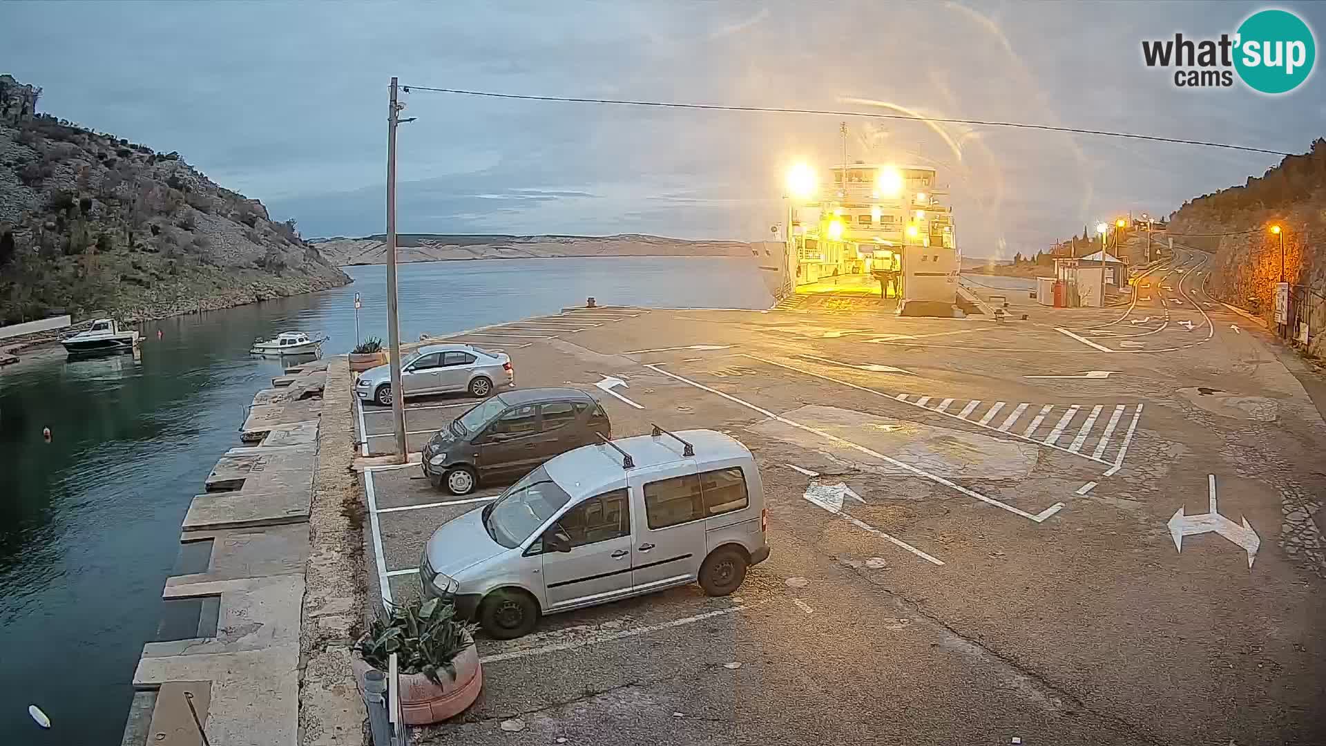 Webcam port de ferry de Prizna – vers l’île de Pag