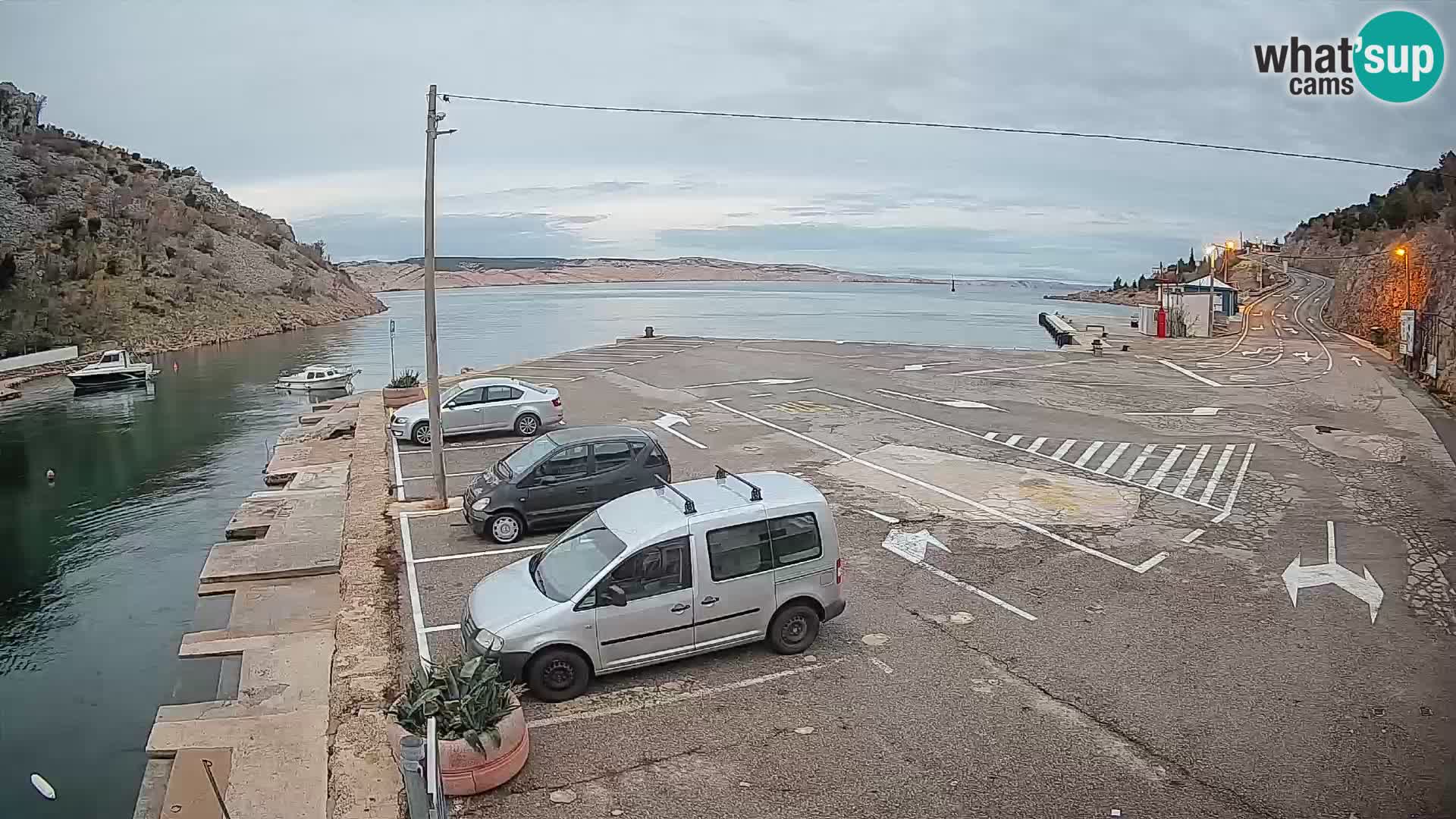 Webcam port de ferry de Prizna – vers l’île de Pag