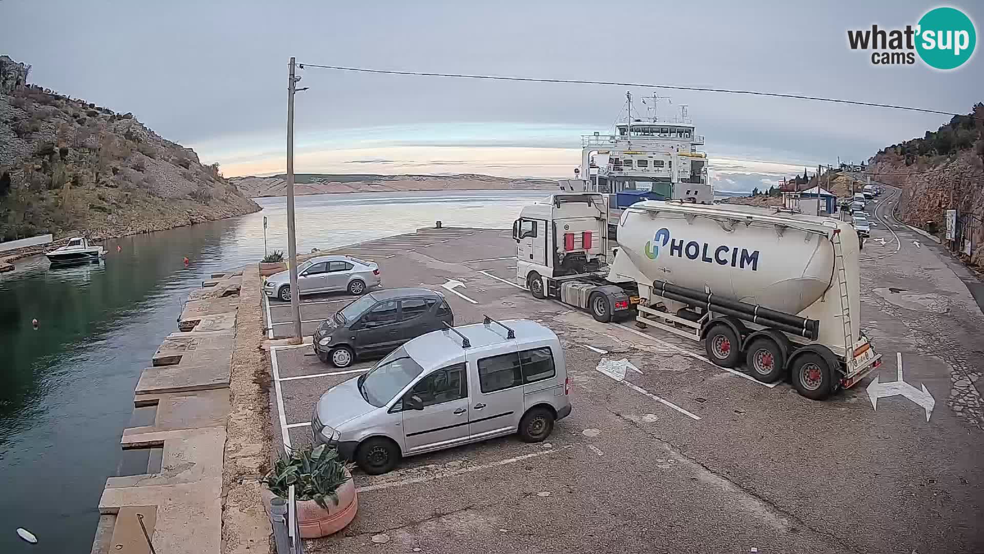 Webcam port de ferry de Prizna – vers l’île de Pag