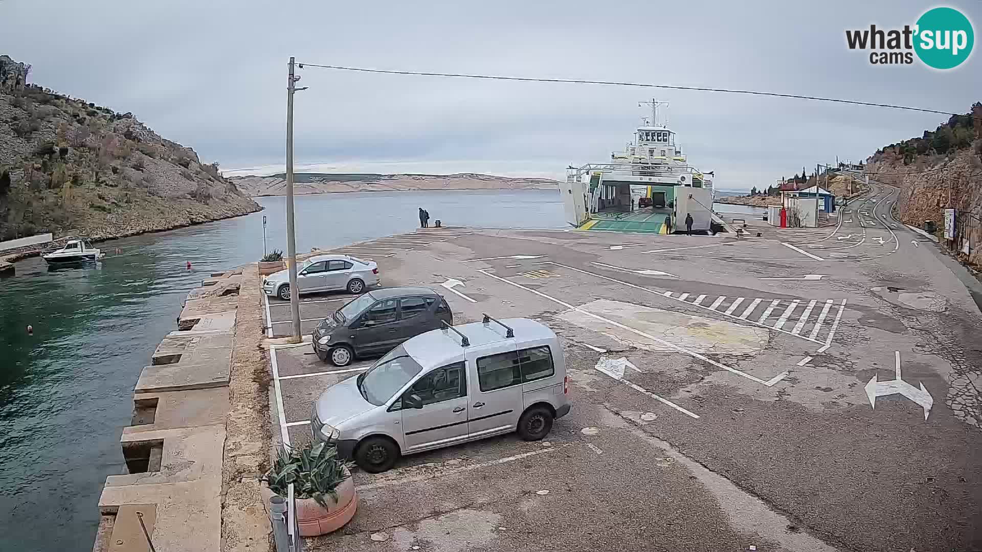 Webcam del puerto de ferris de Prizna – hacia la isla de Pag