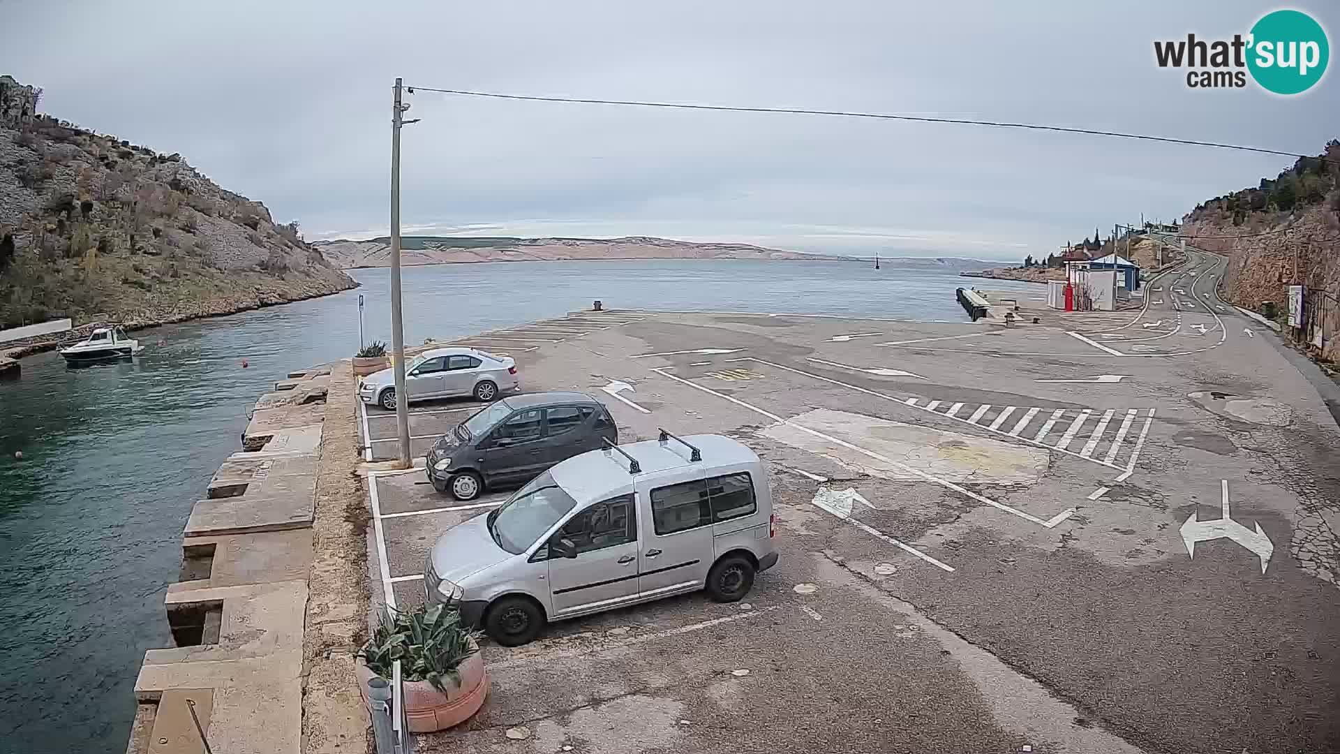 Web kamera trajektna luka Prizna – prema otoku Pag