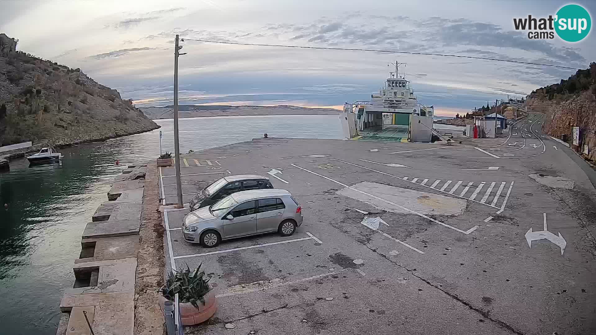 Webcam port de ferry de Prizna – vers l’île de Pag