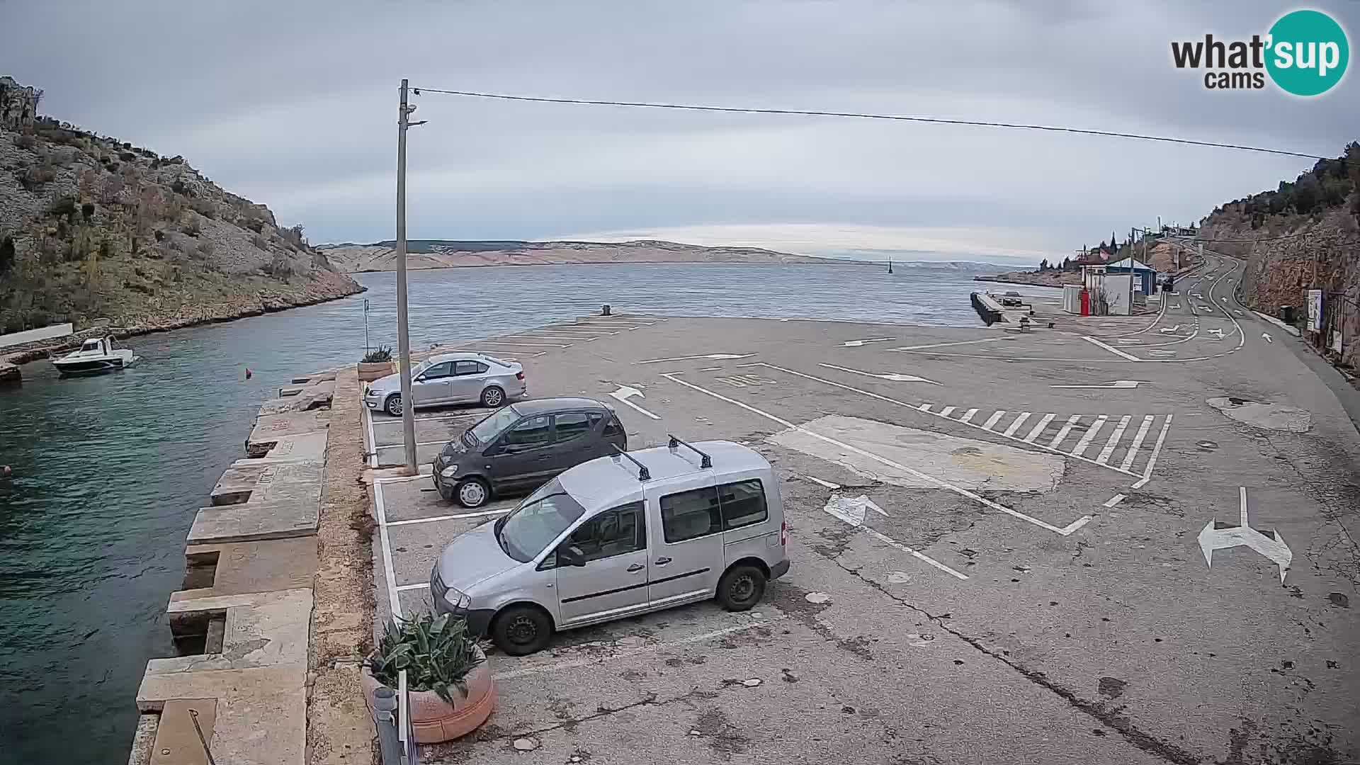 Webcam del puerto de ferris de Prizna – hacia la isla de Pag