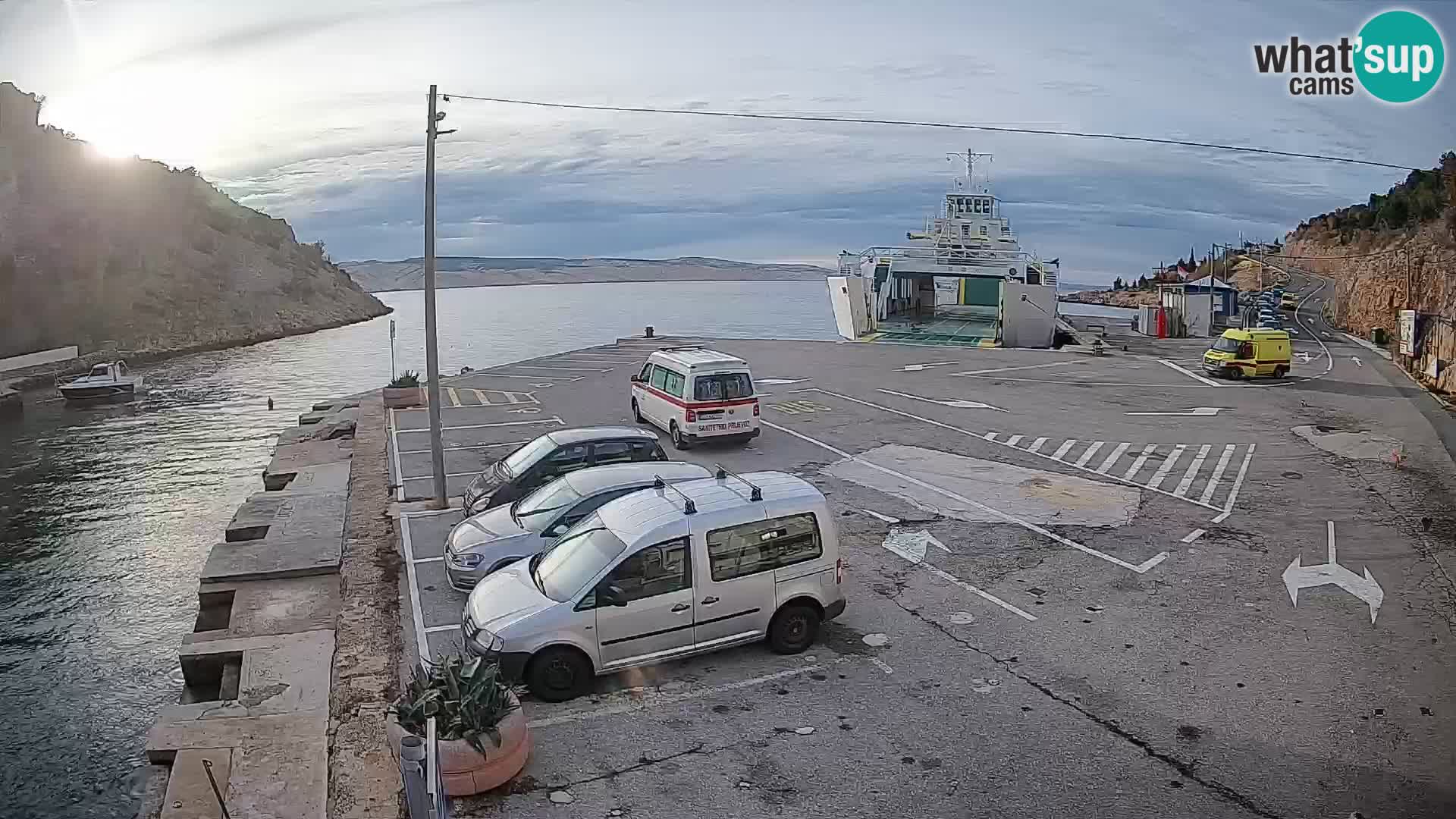 Webcam del puerto de ferris de Prizna – hacia la isla de Pag