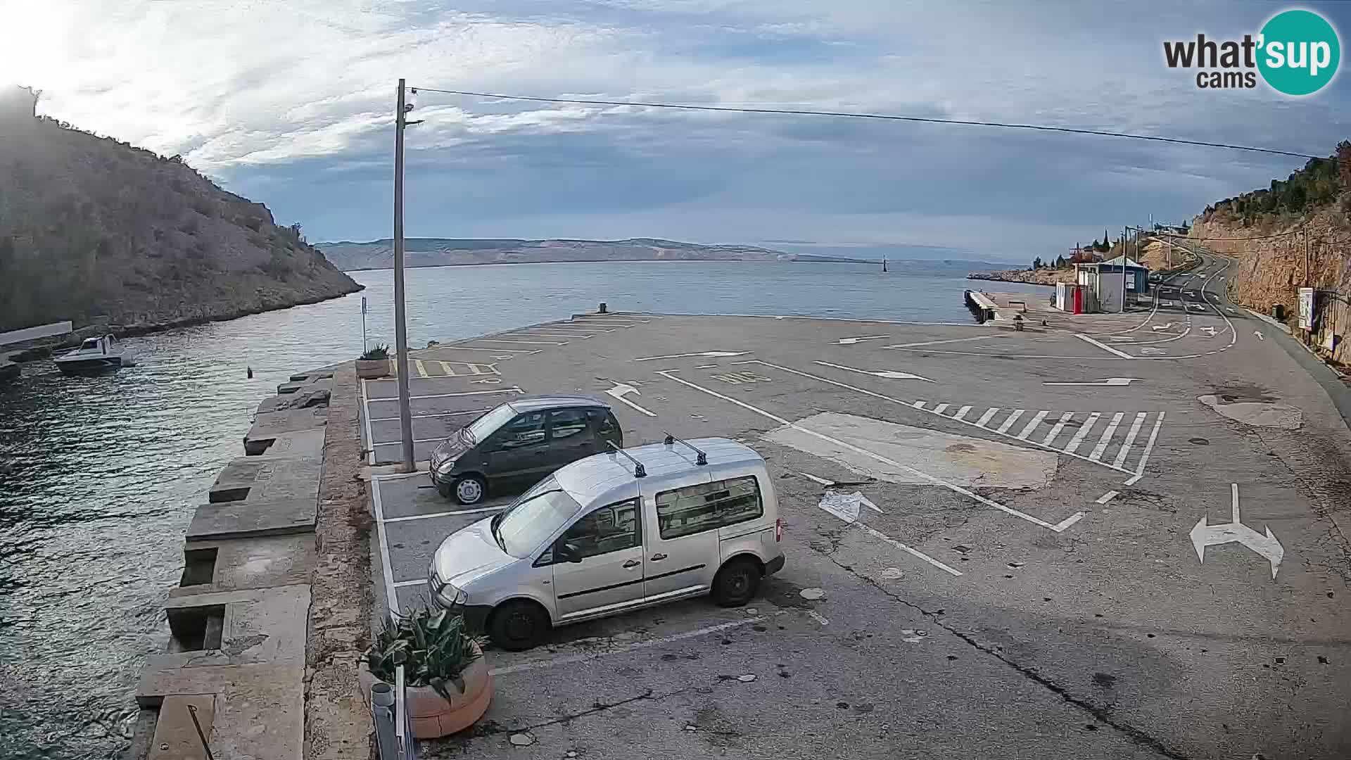 Webcam del puerto de ferris de Prizna – hacia la isla de Pag