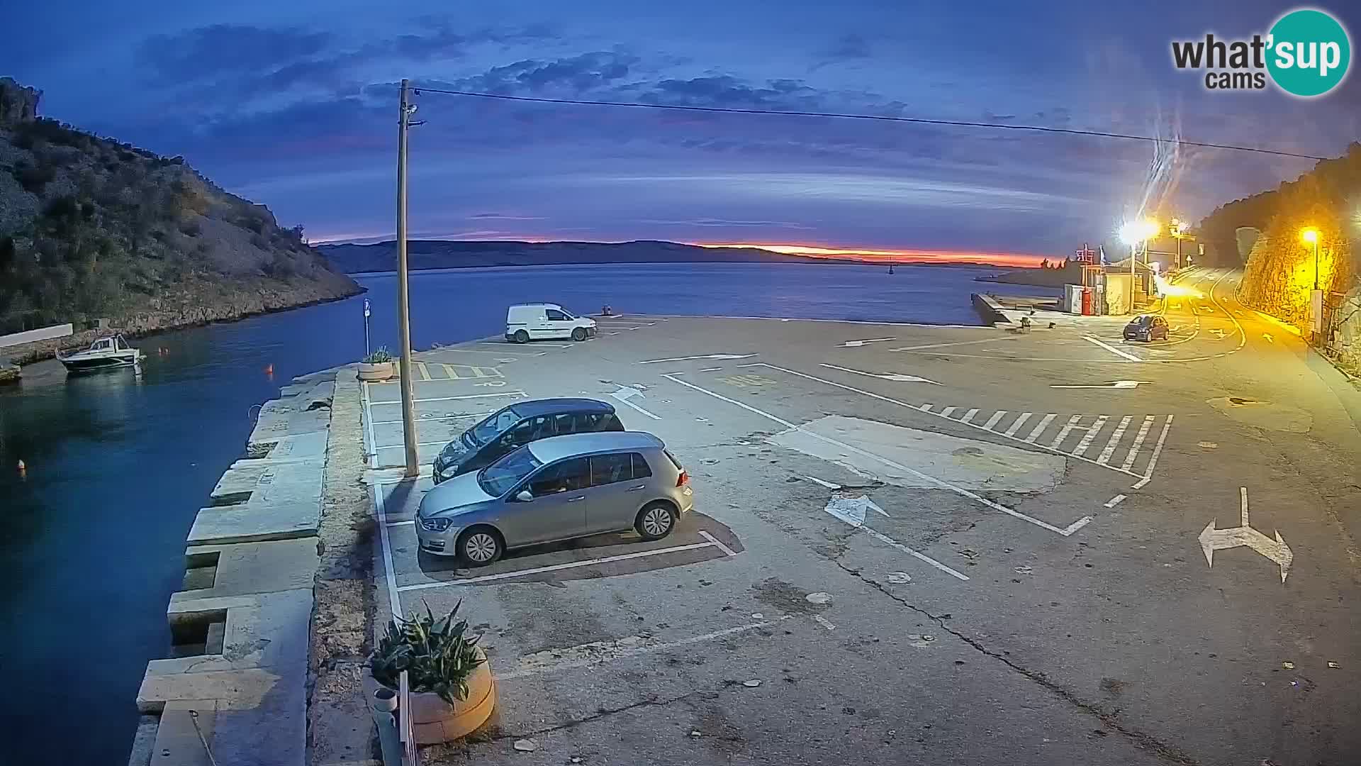 Webcam del puerto de ferris de Prizna – hacia la isla de Pag