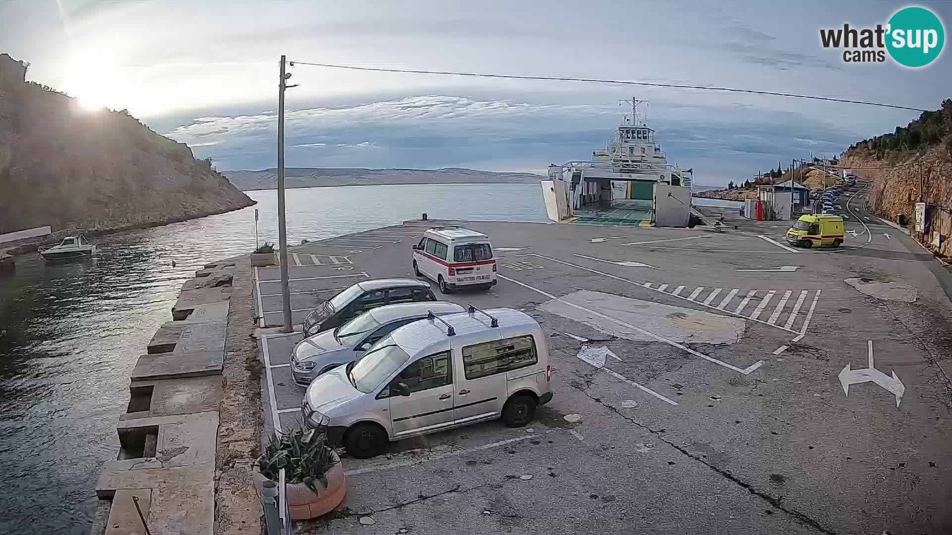 Webcam del puerto de ferris de Prizna – hacia la isla de Pag
