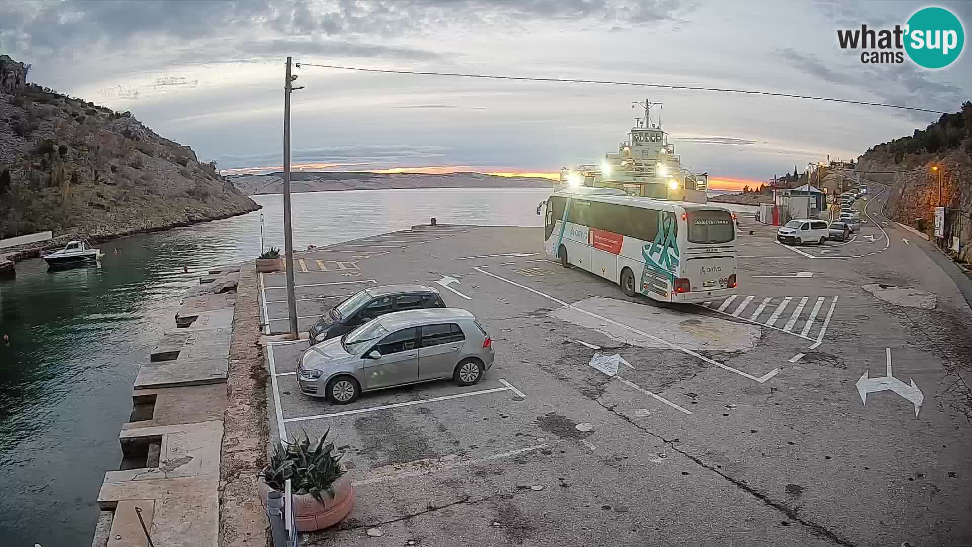 Webcam port de ferry de Prizna – vers l’île de Pag