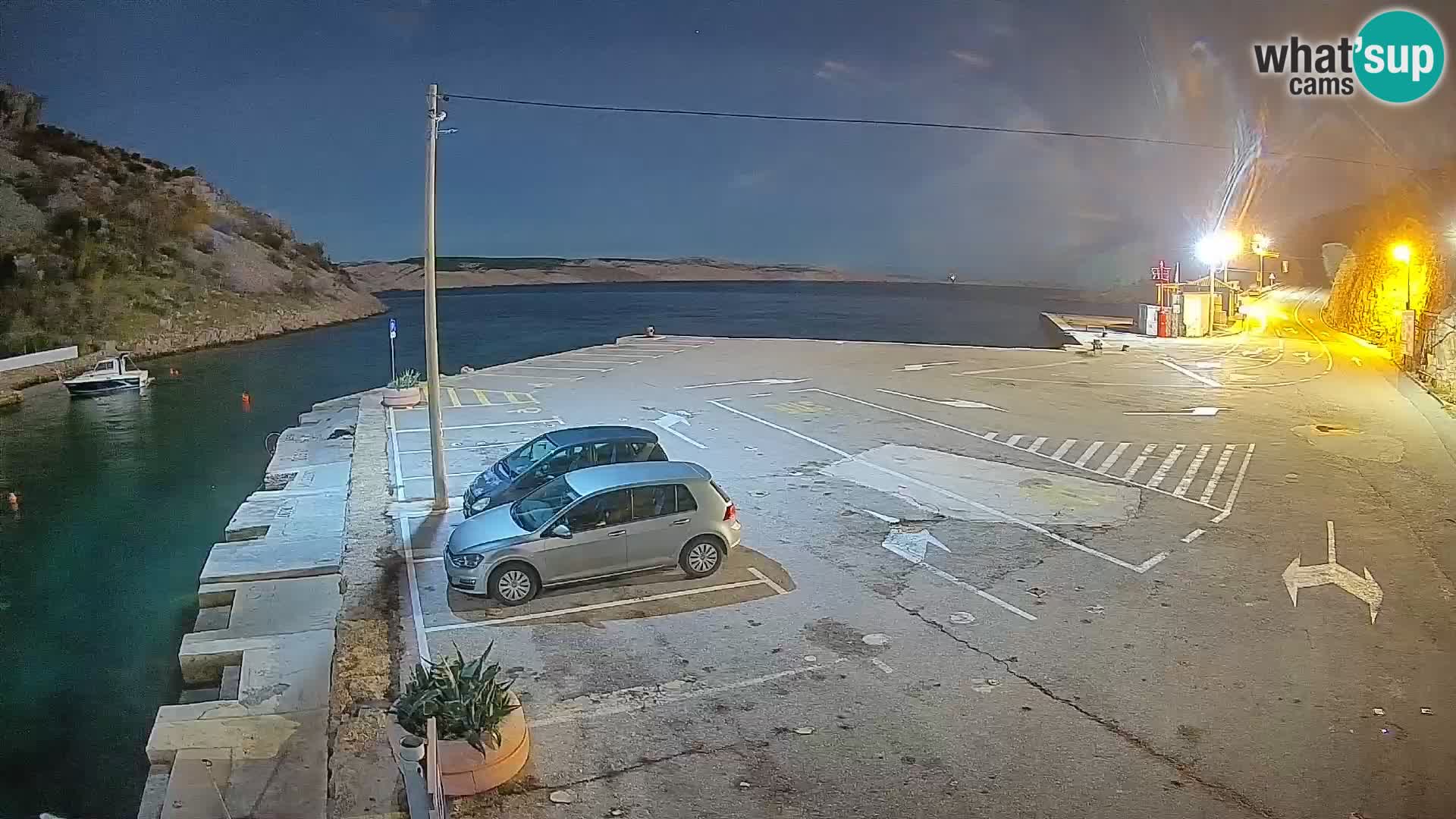 Webcam del puerto de ferris de Prizna – hacia la isla de Pag
