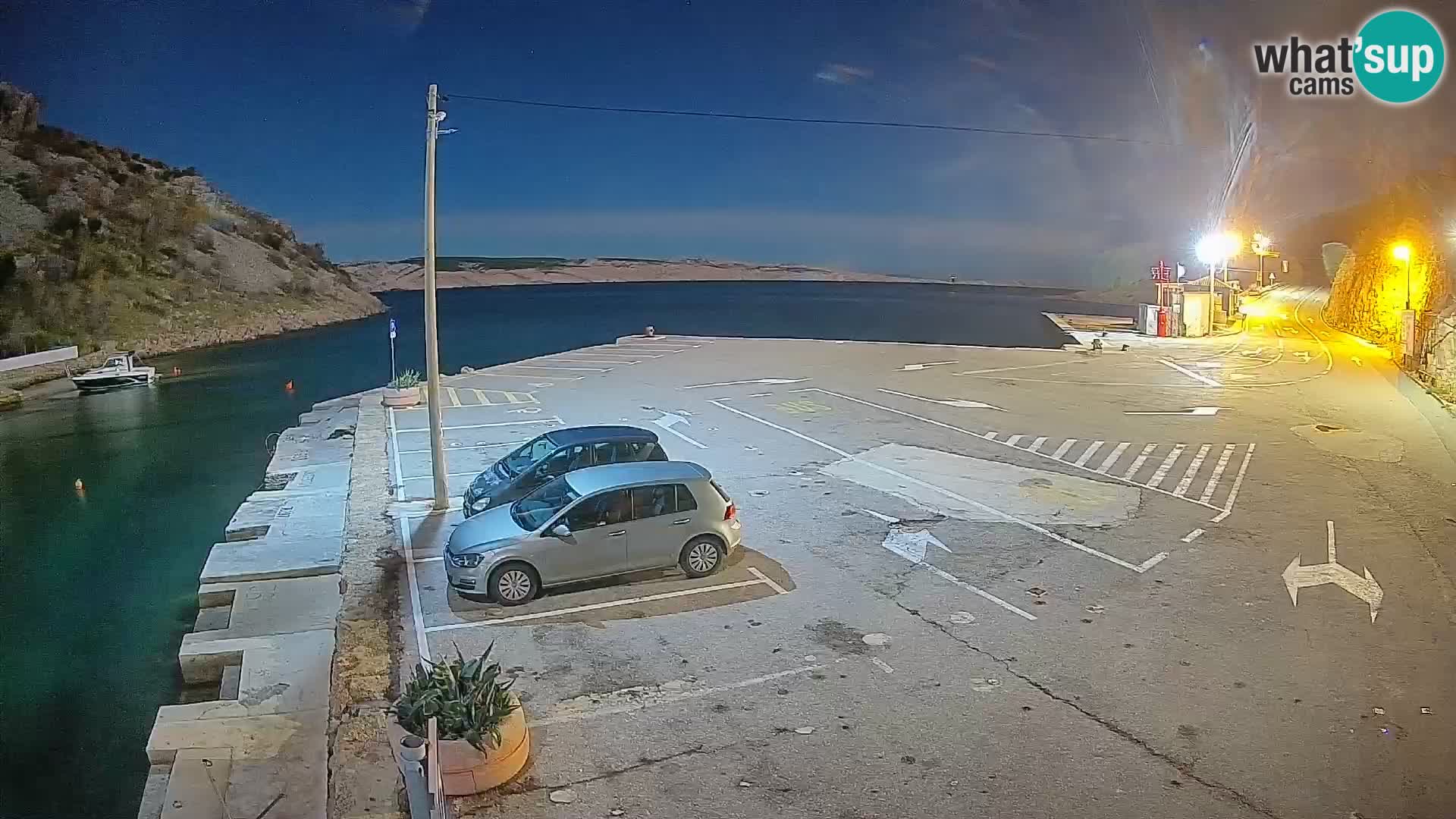 Webcam del puerto de ferris de Prizna – hacia la isla de Pag