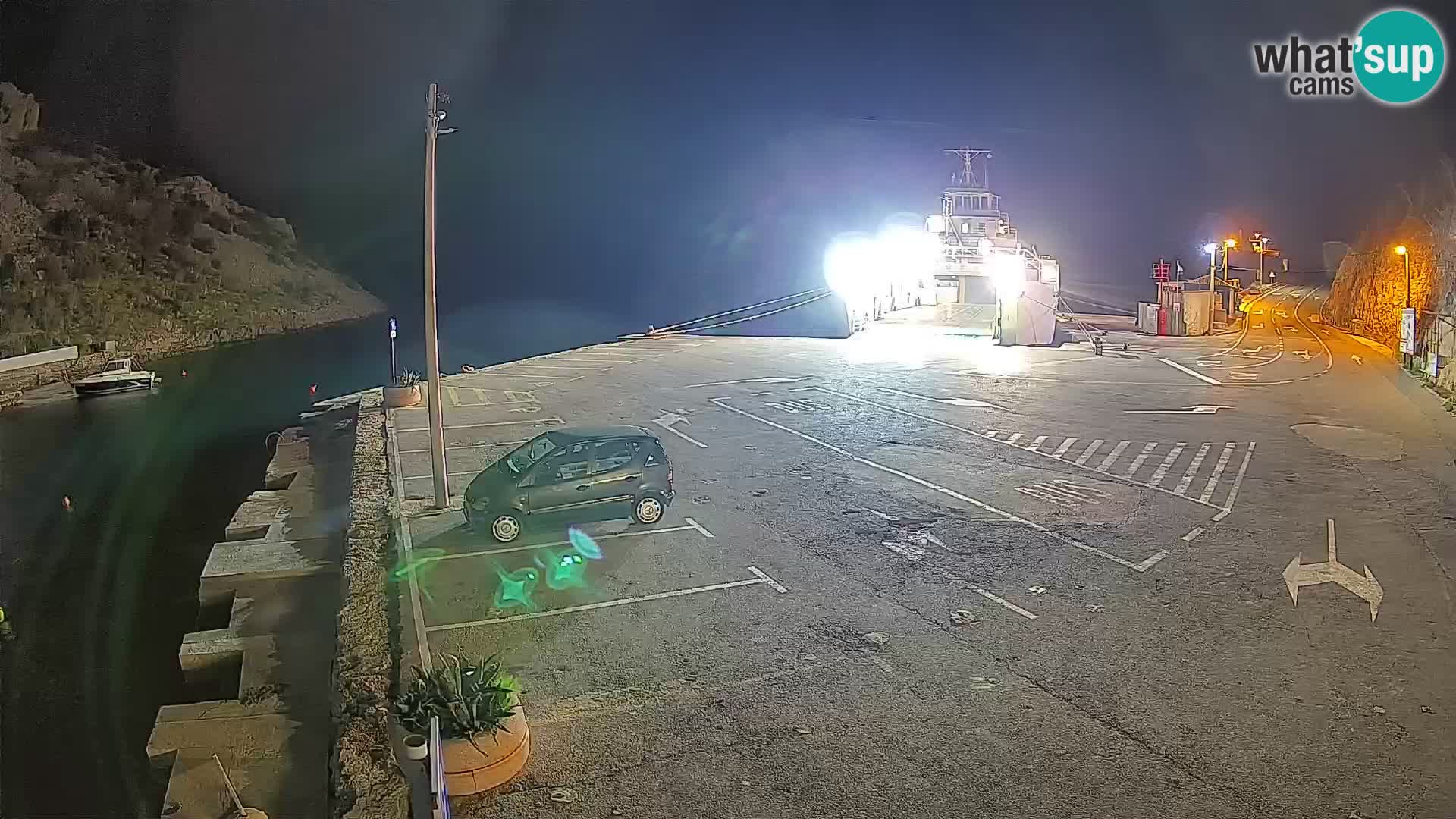 Webcam del puerto de ferris de Prizna – hacia la isla de Pag