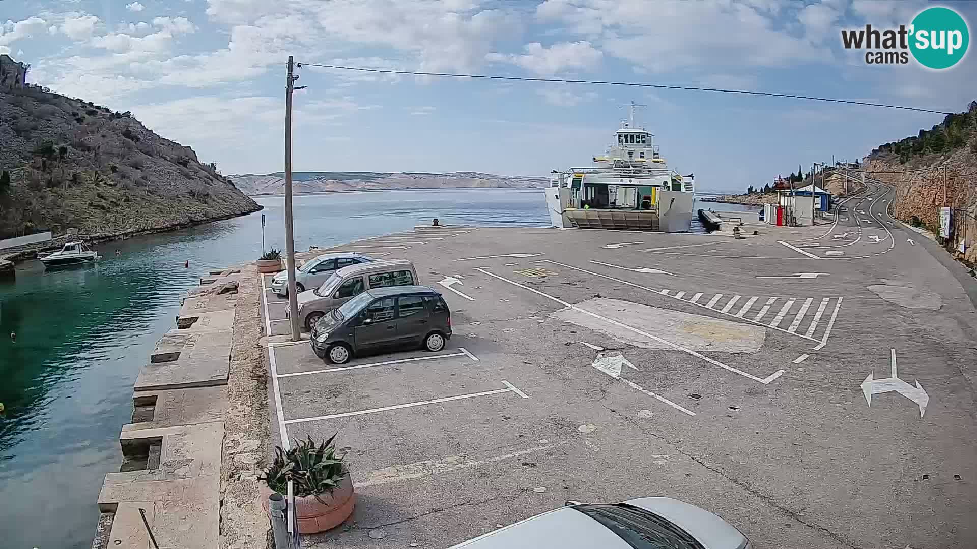 Web kamera trajektna luka Prizna – prema otoku Pag