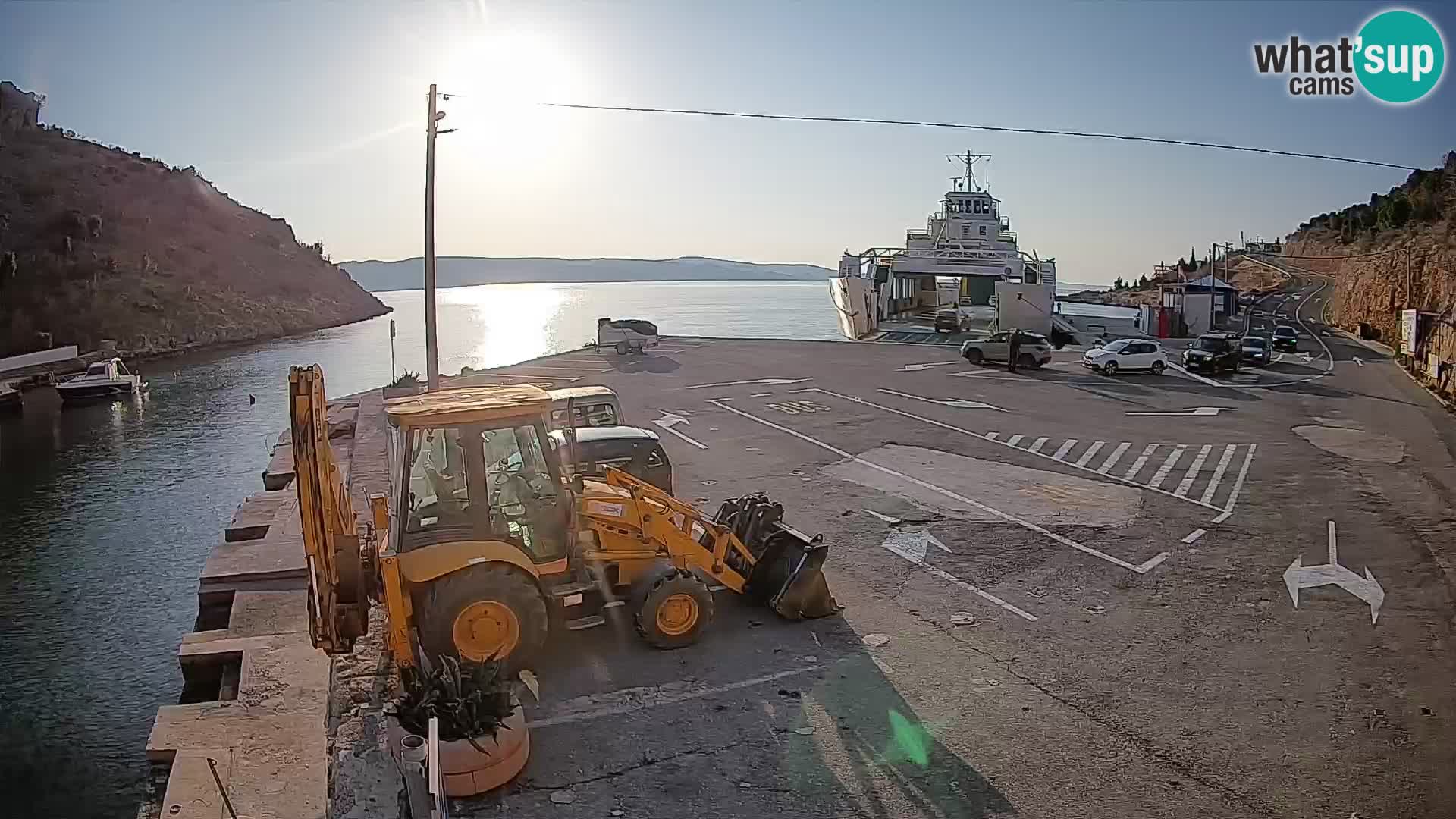 Webcam del puerto de ferris de Prizna – hacia la isla de Pag