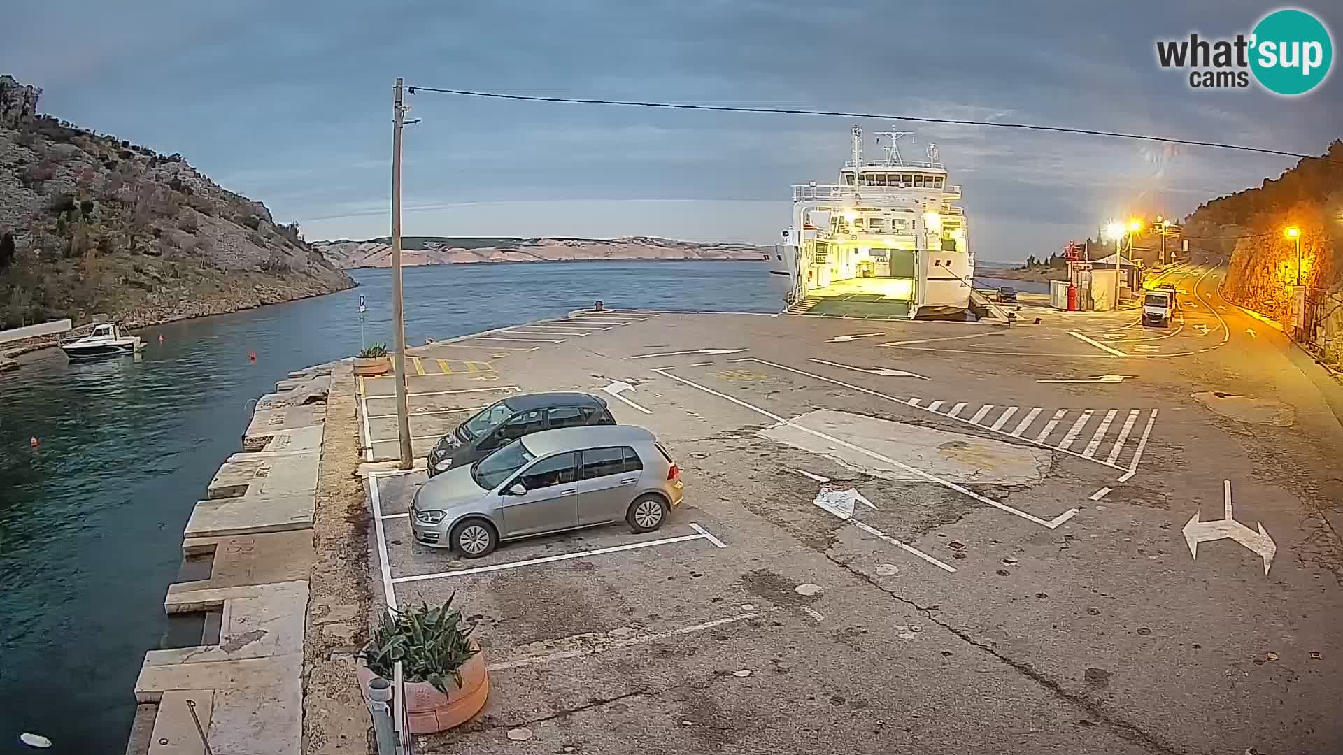 Webcam Prizna ferry port to Pag island