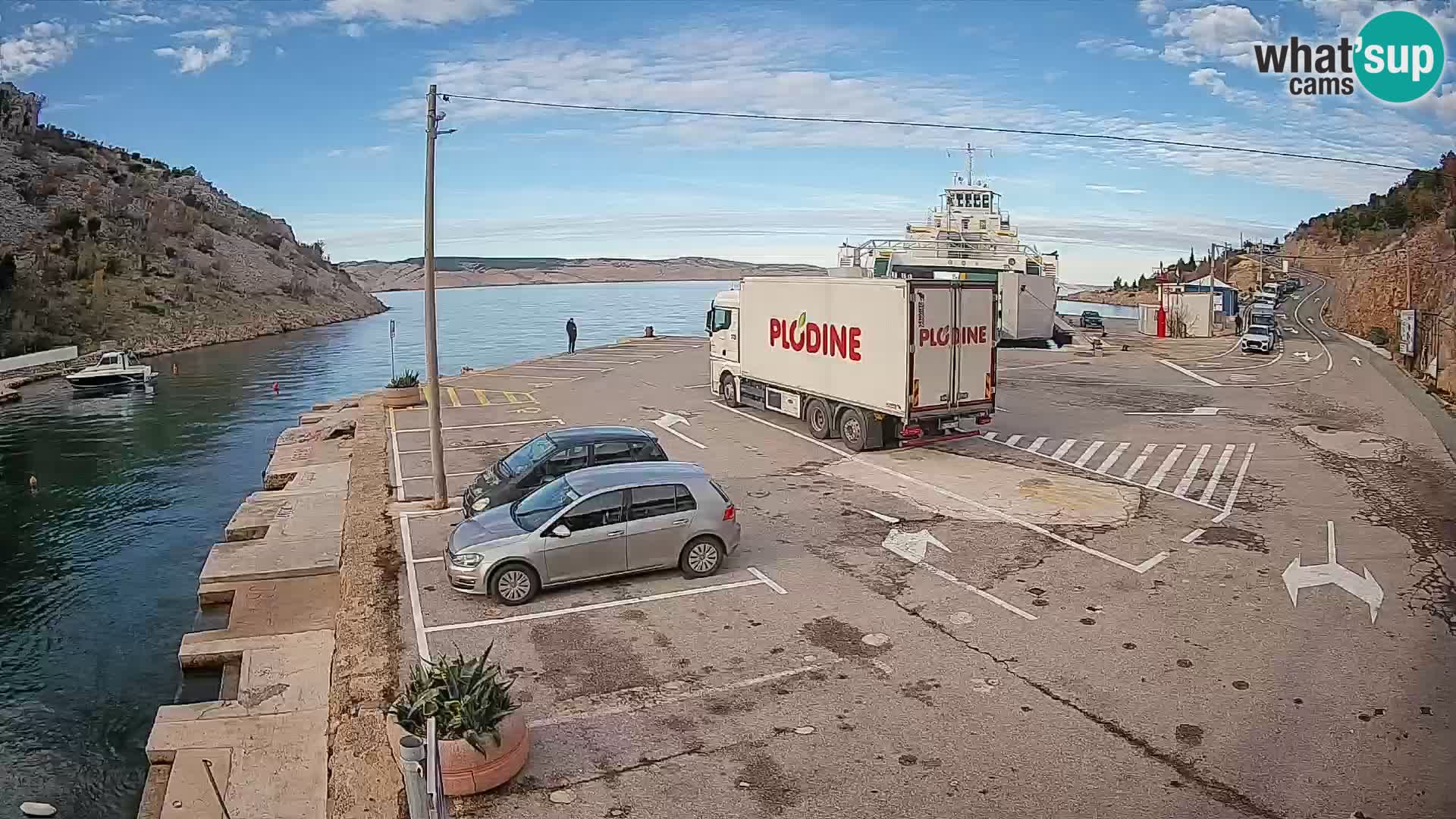 Webcam del puerto de ferris de Prizna – hacia la isla de Pag