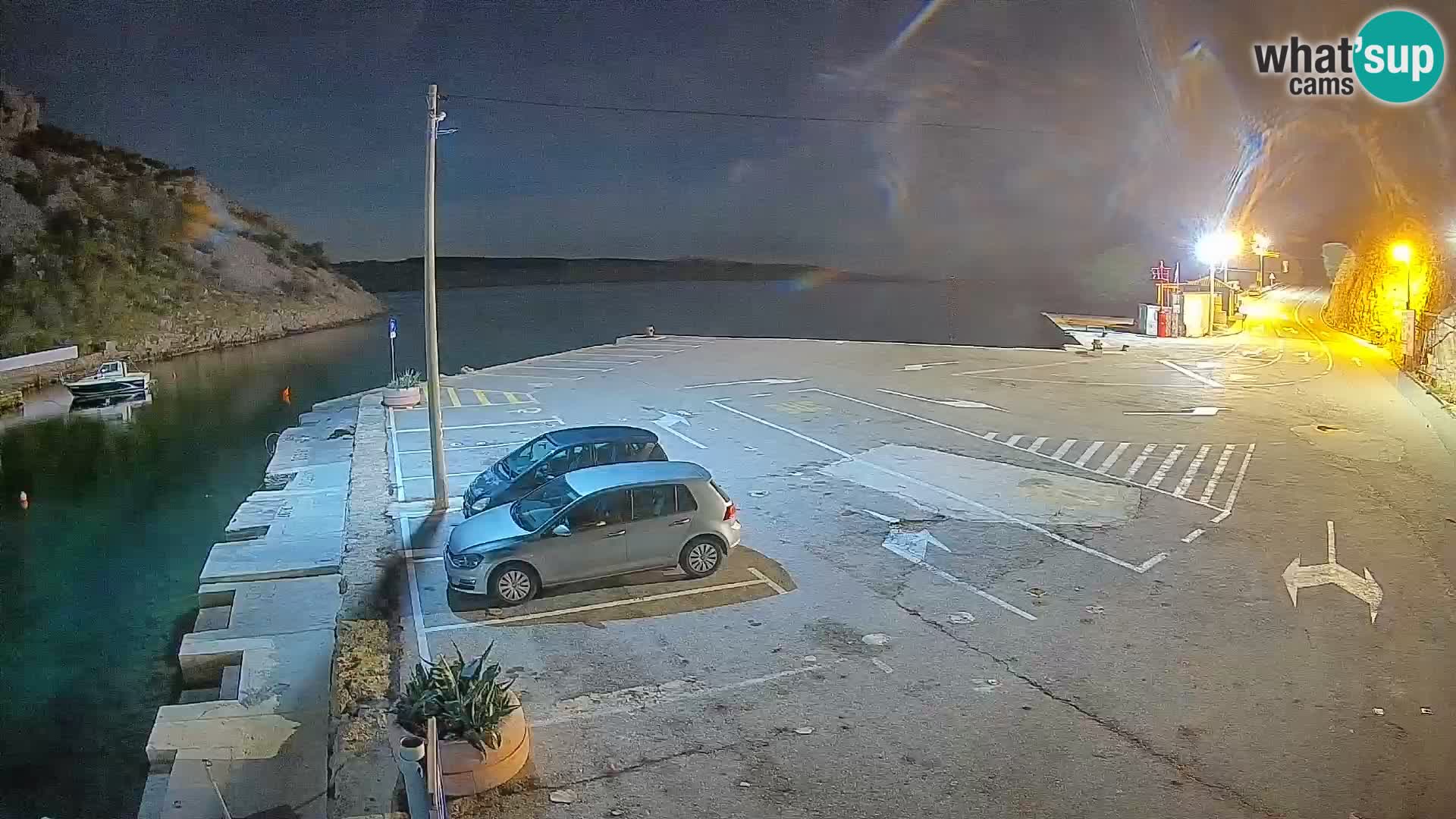 Webcam del puerto de ferris de Prizna – hacia la isla de Pag