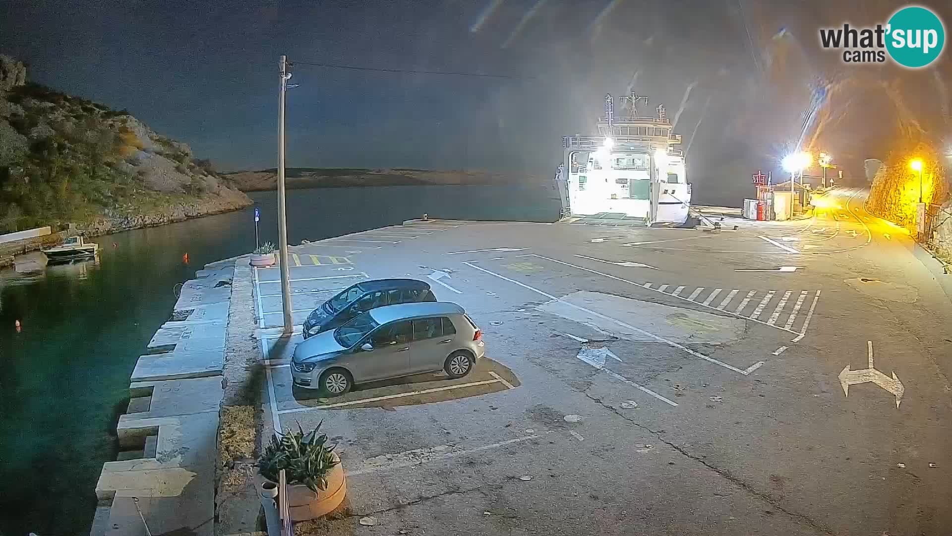 Web kamera trajektna luka Prizna – prema otoku Pag