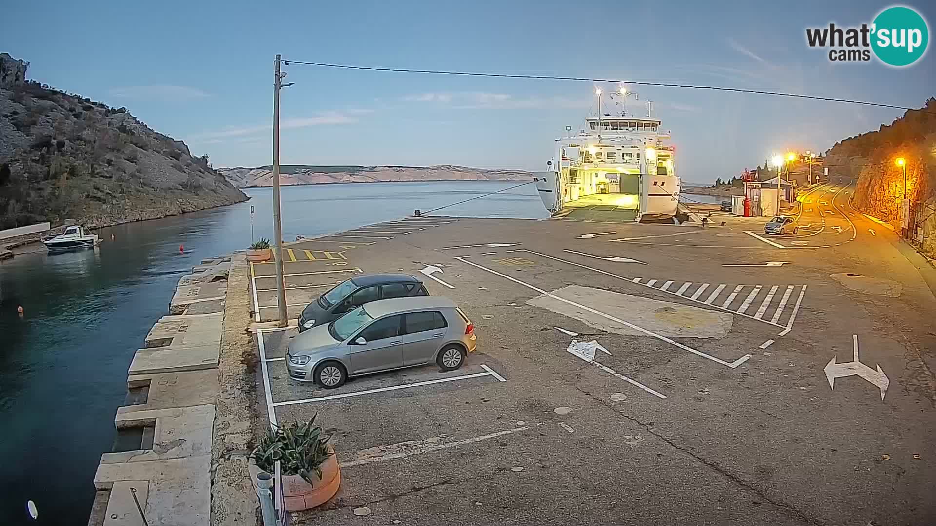 Webcam port de ferry de Prizna – vers l’île de Pag