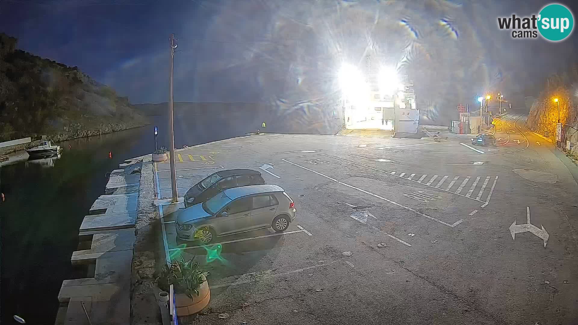 Webcam del puerto de ferris de Prizna – hacia la isla de Pag