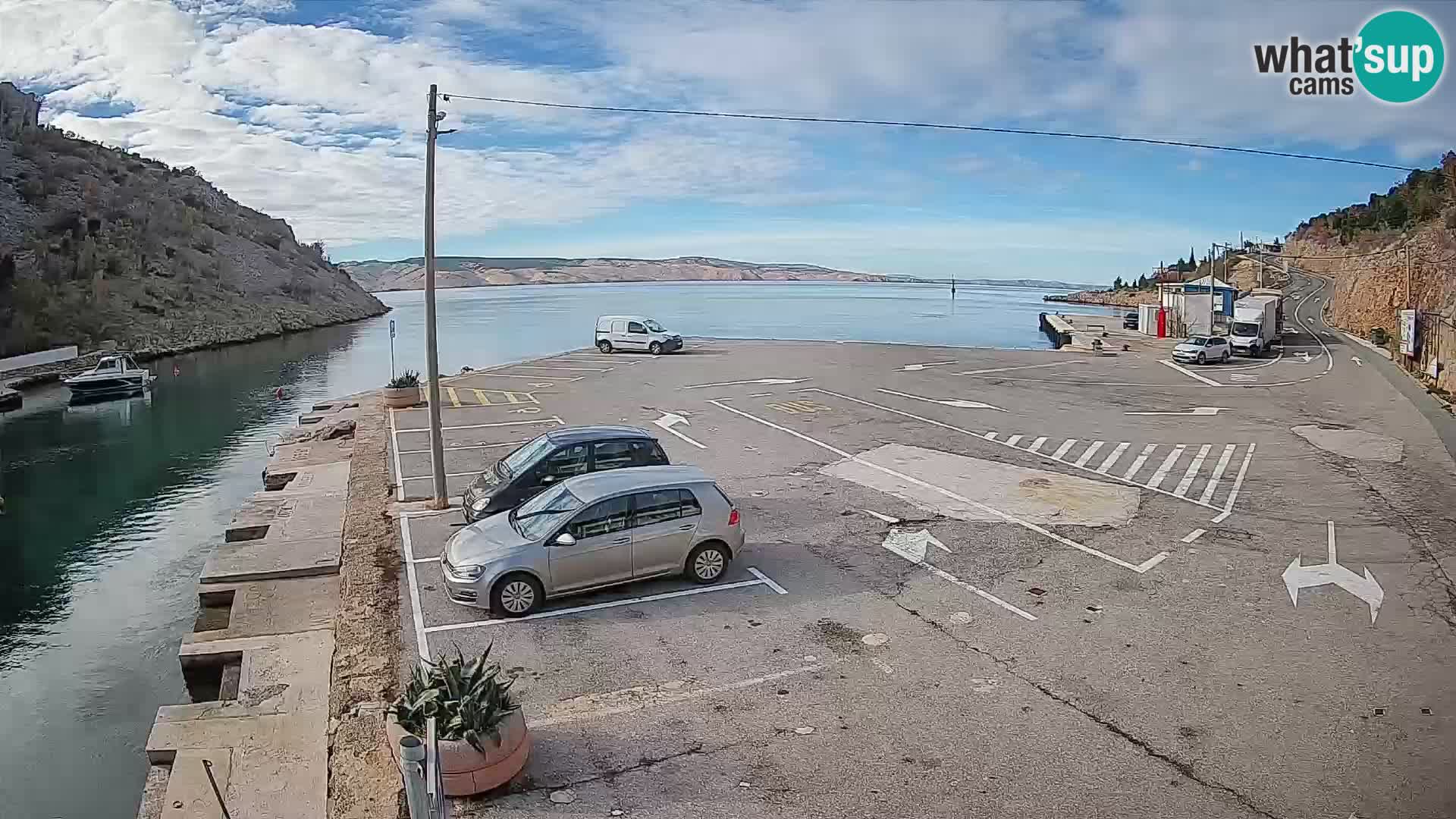 Webcam del puerto de ferris de Prizna – hacia la isla de Pag