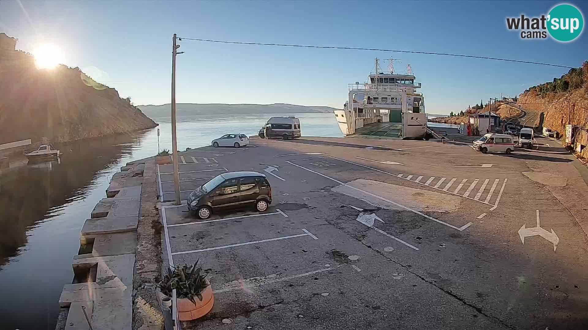 Webcam del puerto de ferris de Prizna – hacia la isla de Pag