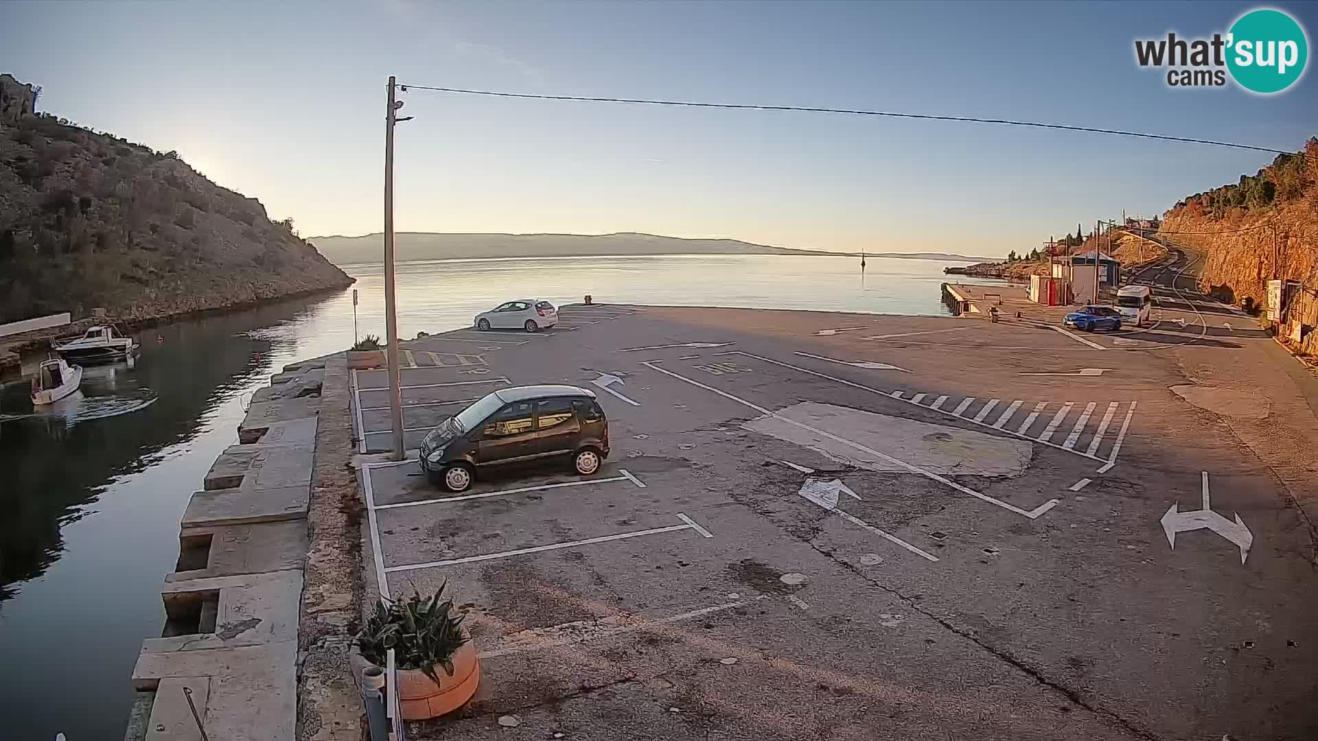 Webcam Prizna ferry port to Pag island
