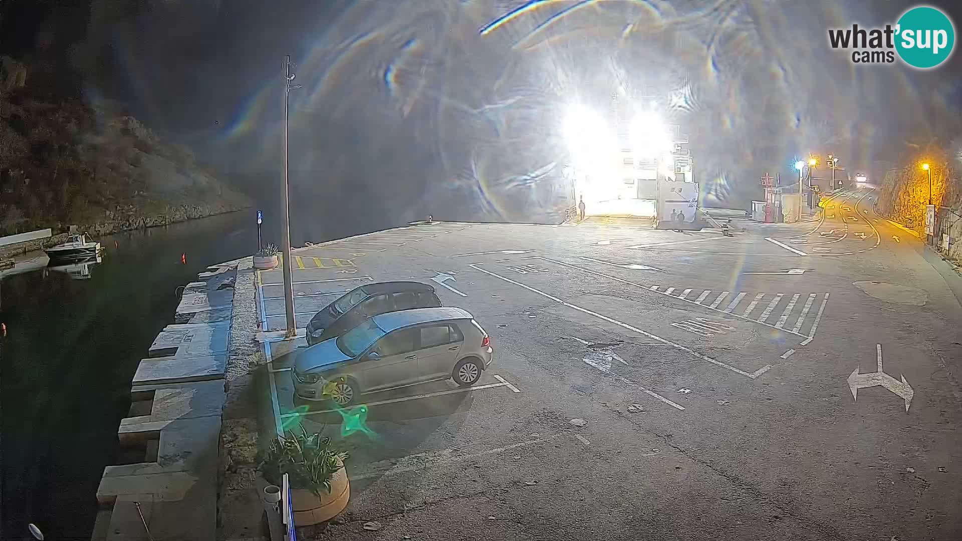 Web kamera trajektna luka Prizna – prema otoku Pag