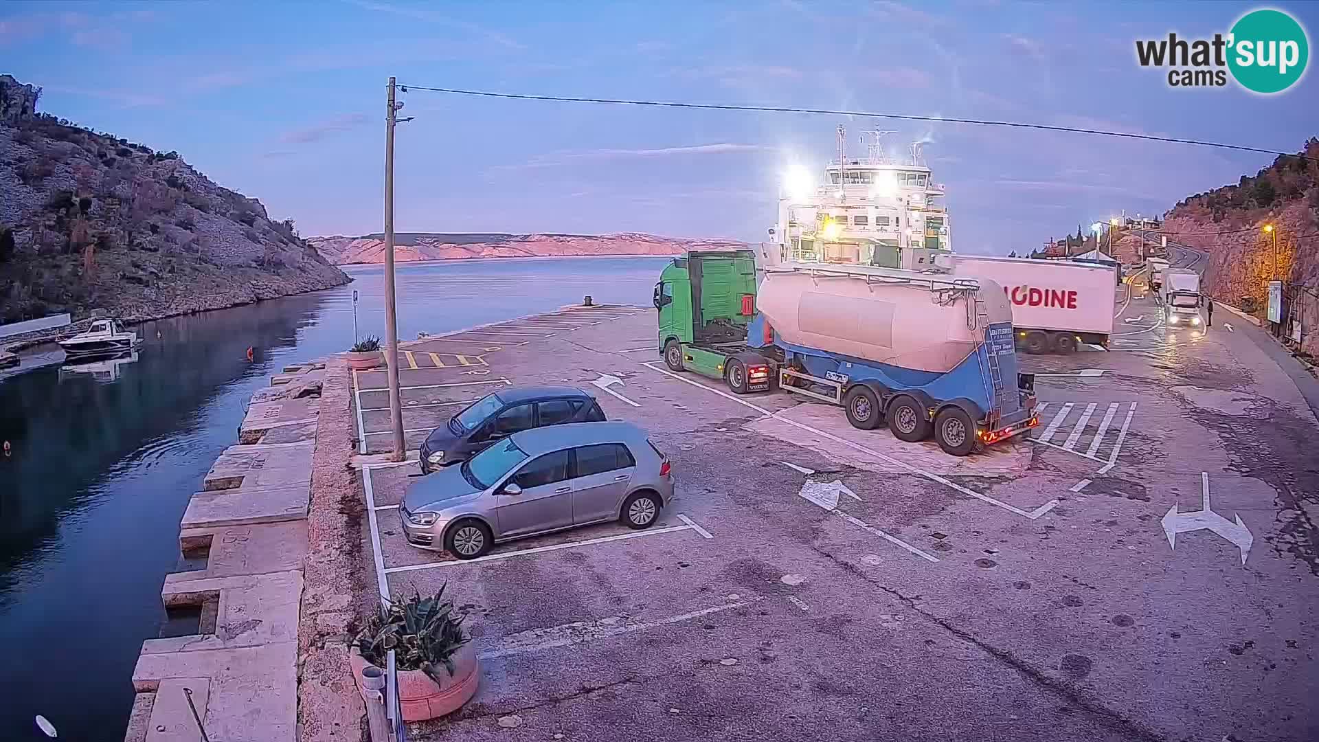 Webcam Prizna ferry port to Pag island