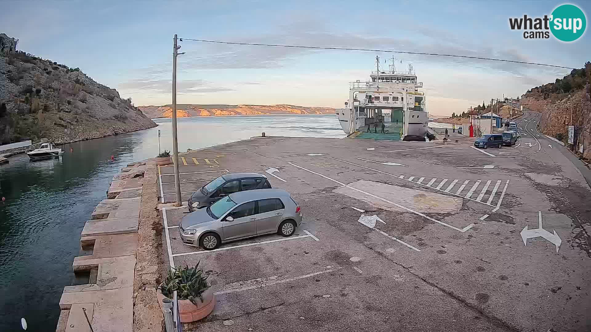 Webcam port de ferry de Prizna – vers l’île de Pag