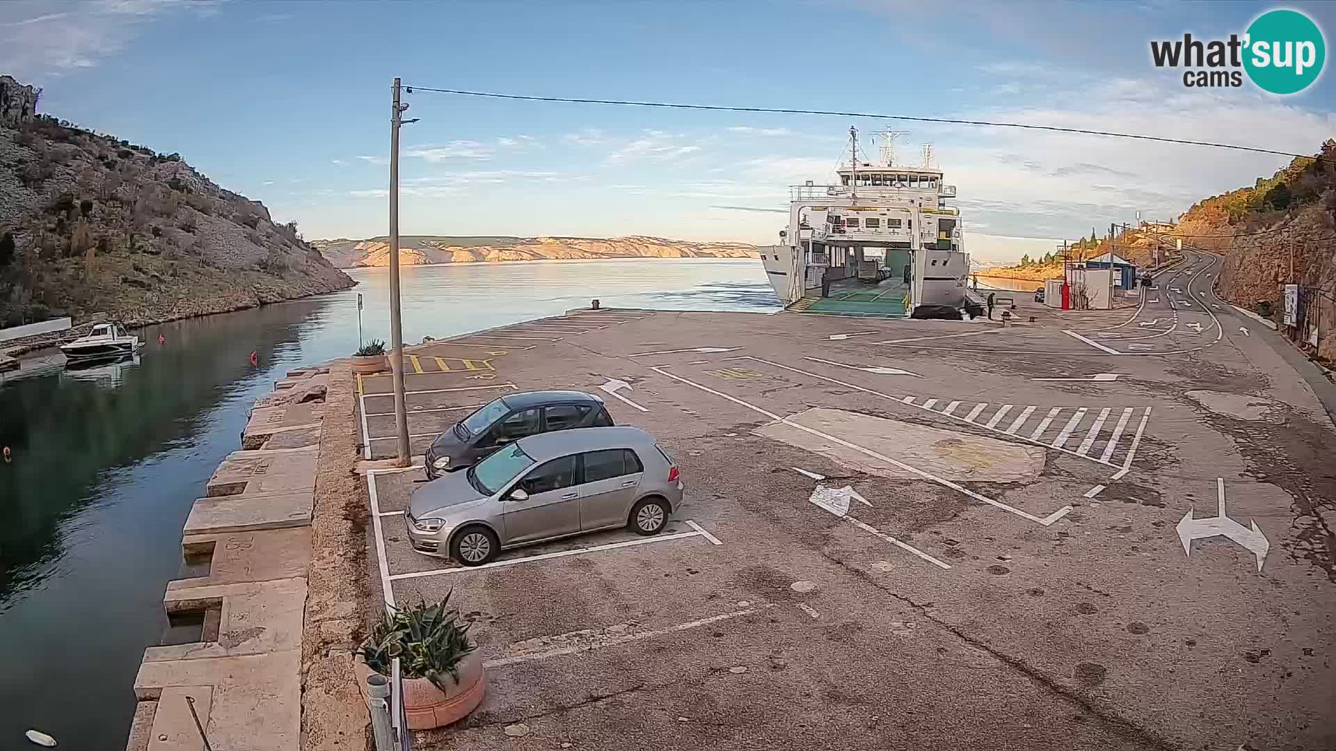 Webcam Prizna ferry port to Pag island