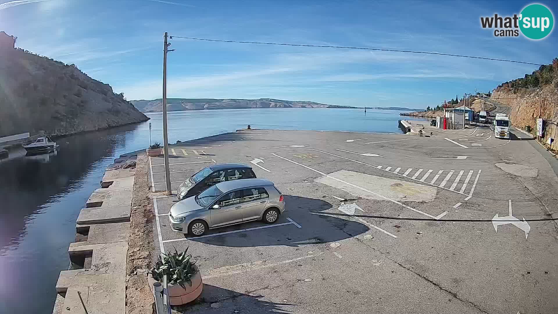 Webcam del puerto de ferris de Prizna – hacia la isla de Pag