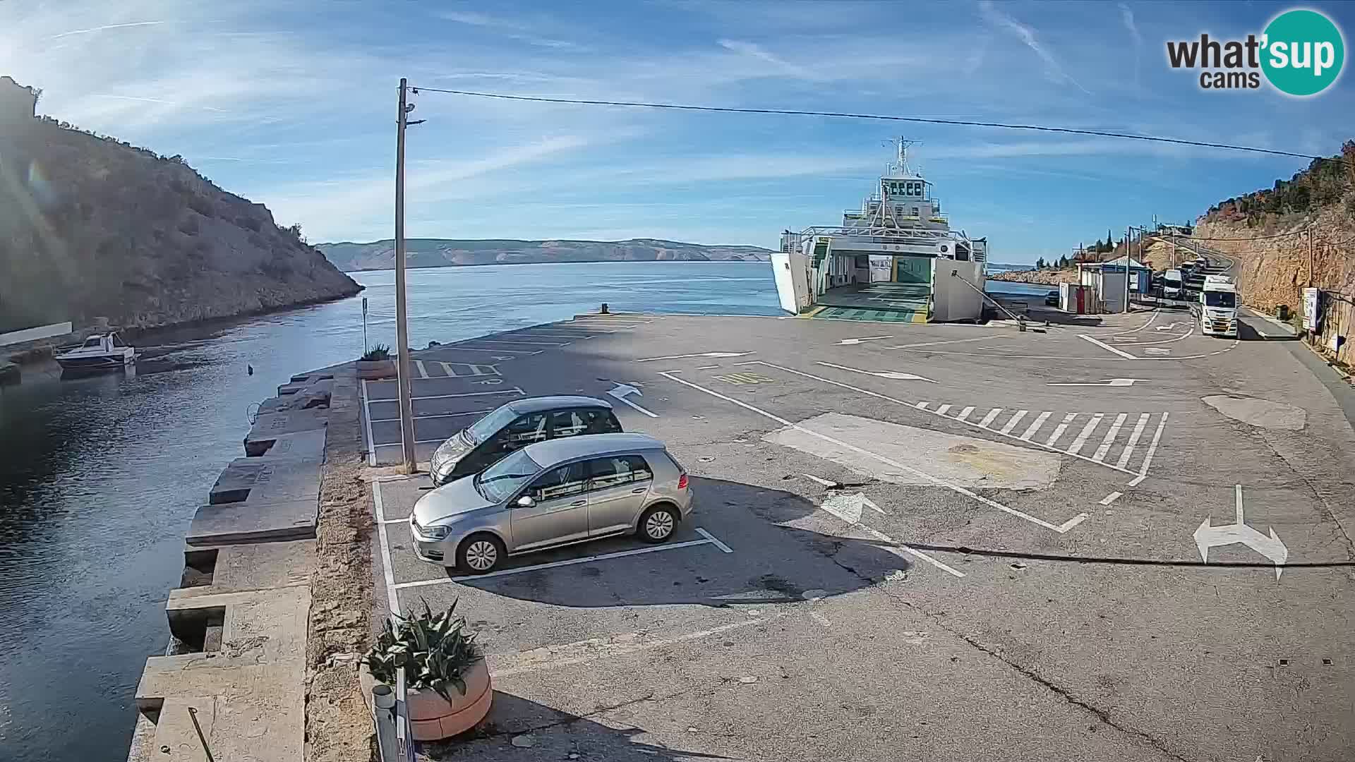 Webcam del puerto de ferris de Prizna – hacia la isla de Pag