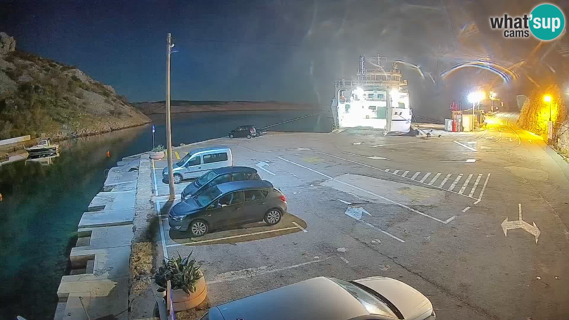 Webcam del puerto de ferris de Prizna – hacia la isla de Pag