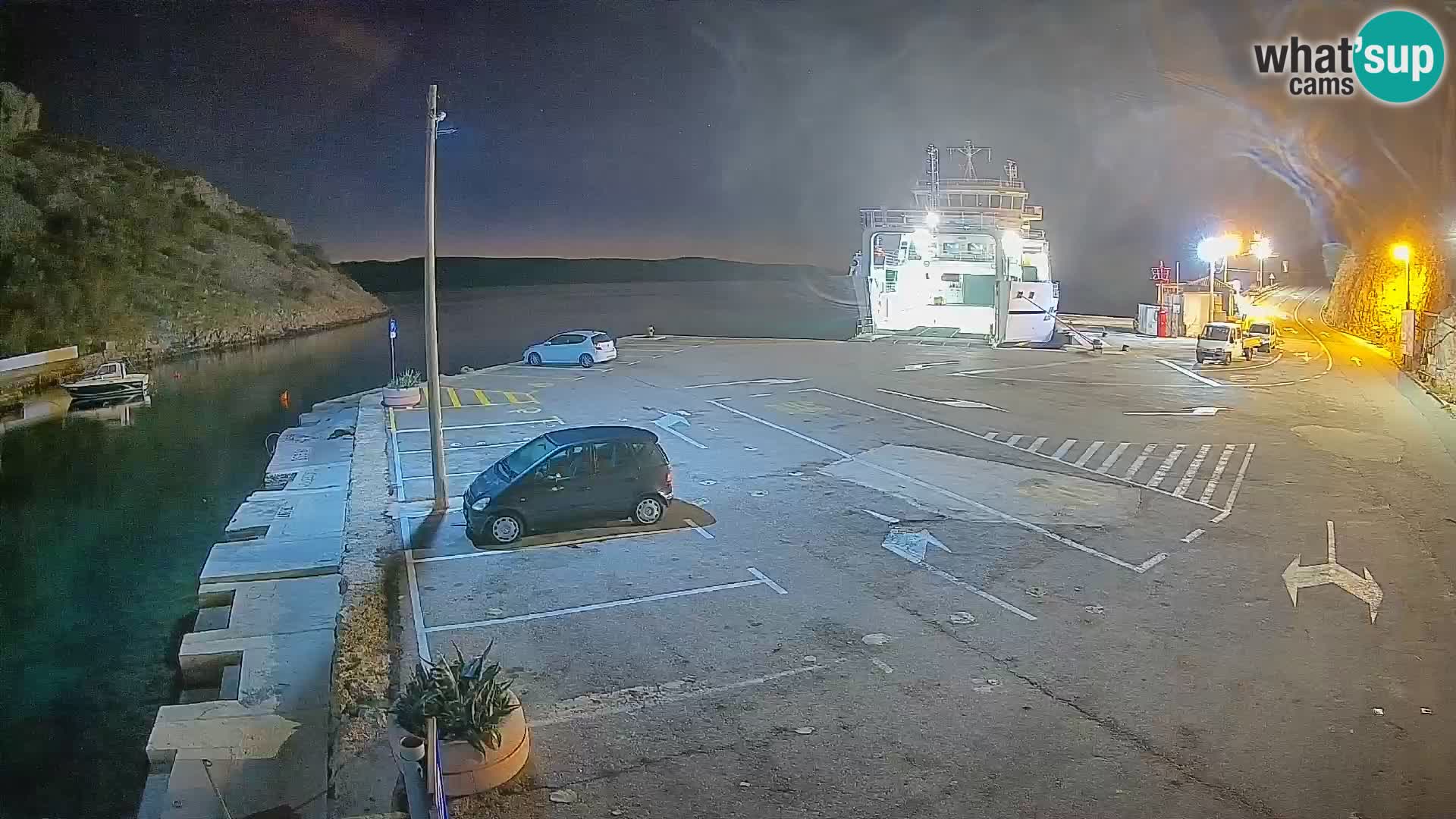 Web kamera trajektna luka Prizna – prema otoku Pag