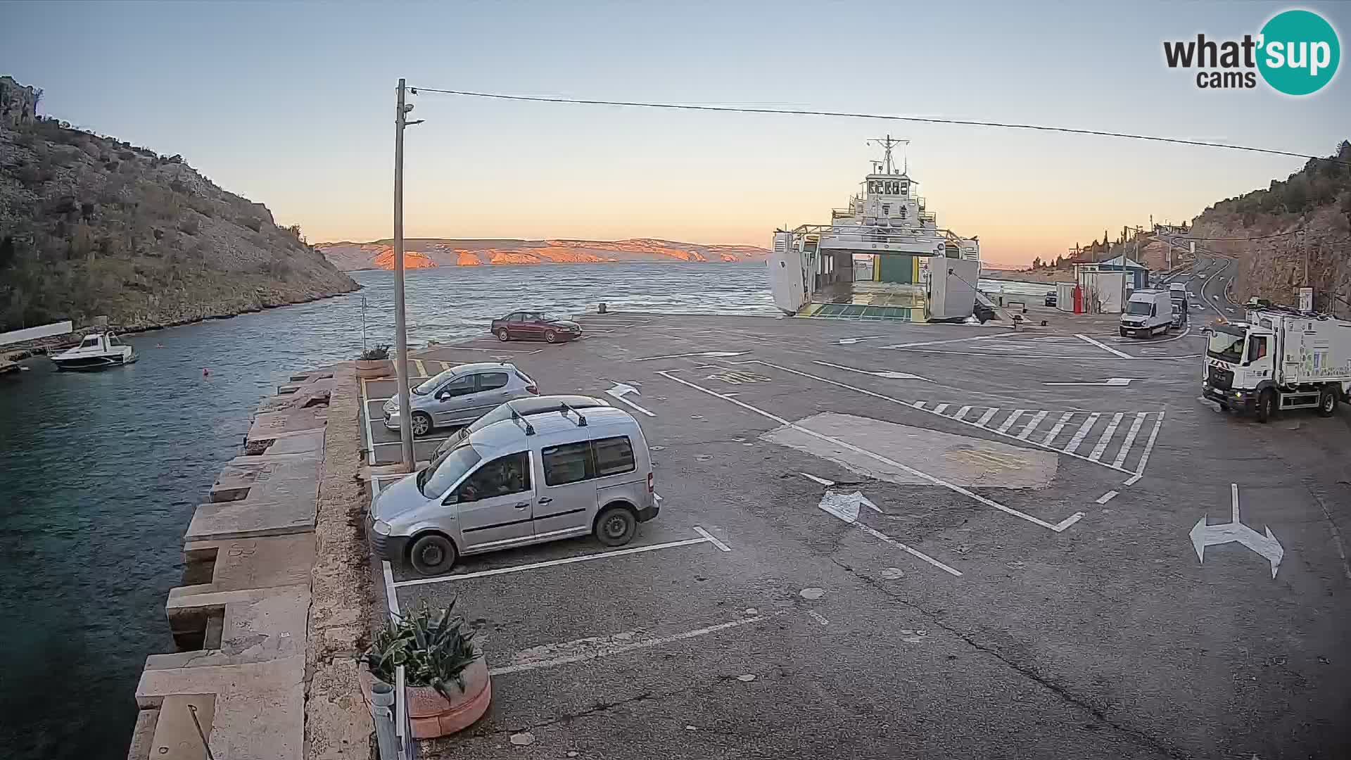 Webcam Prizna ferry port to Pag island