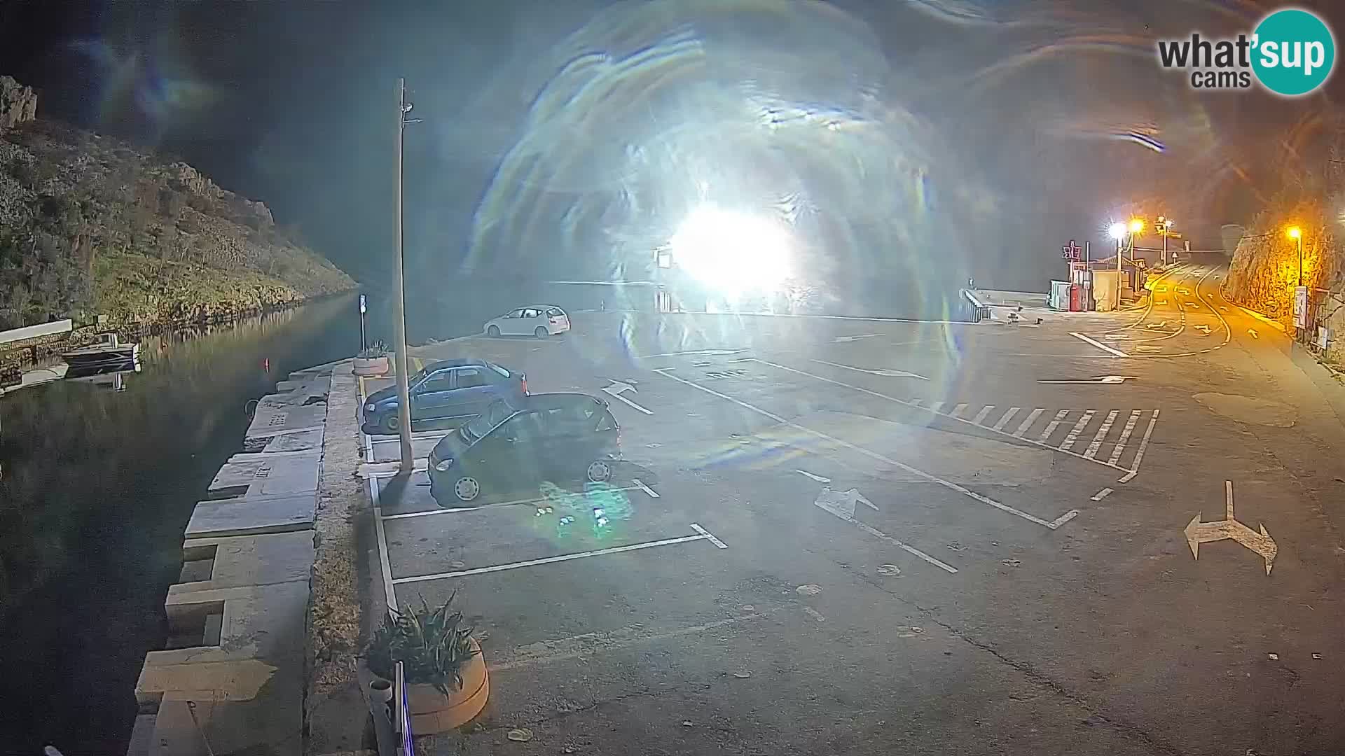 Webcam del puerto de ferris de Prizna – hacia la isla de Pag