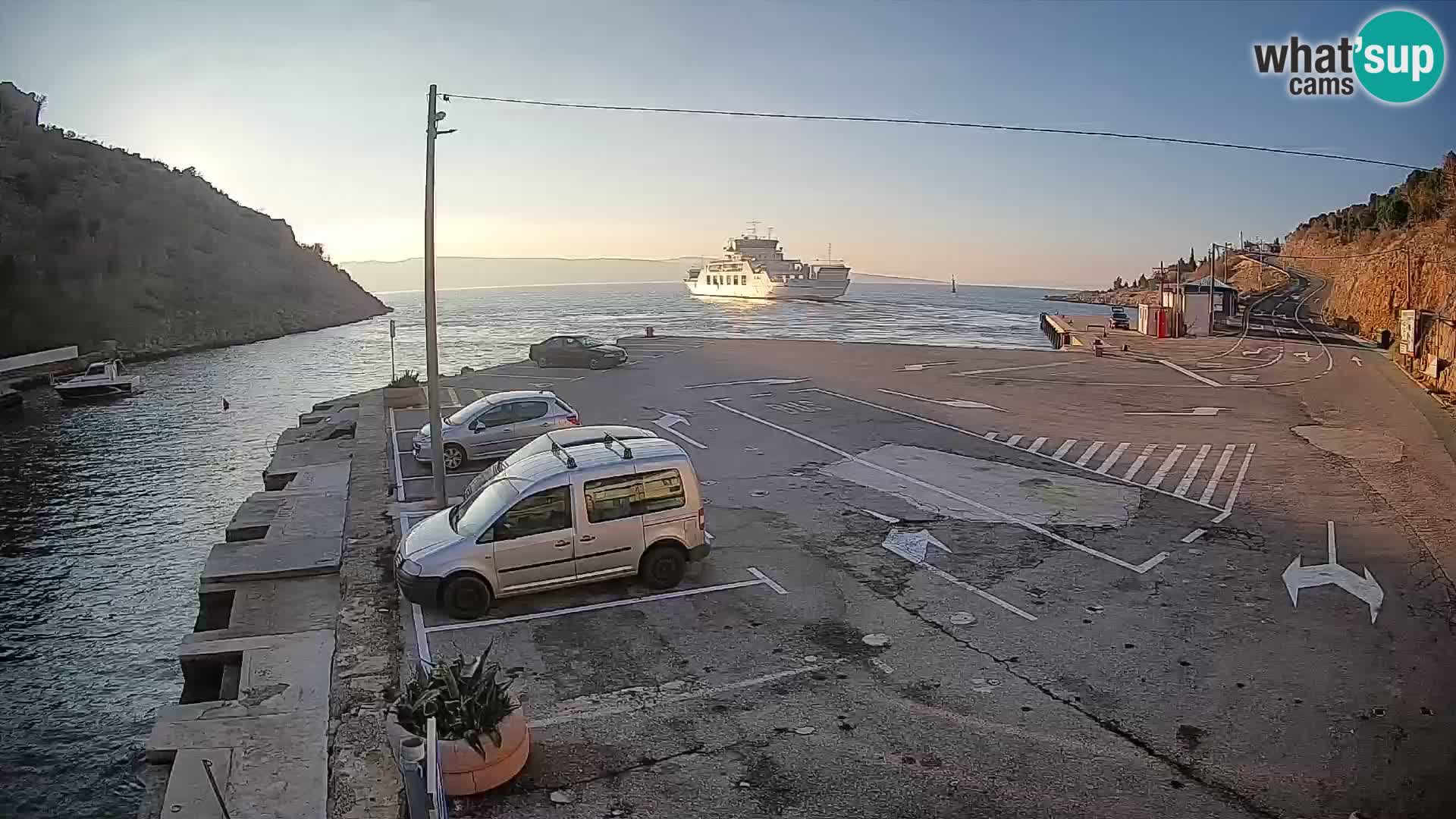 Webcam Prizna ferry port to Pag island