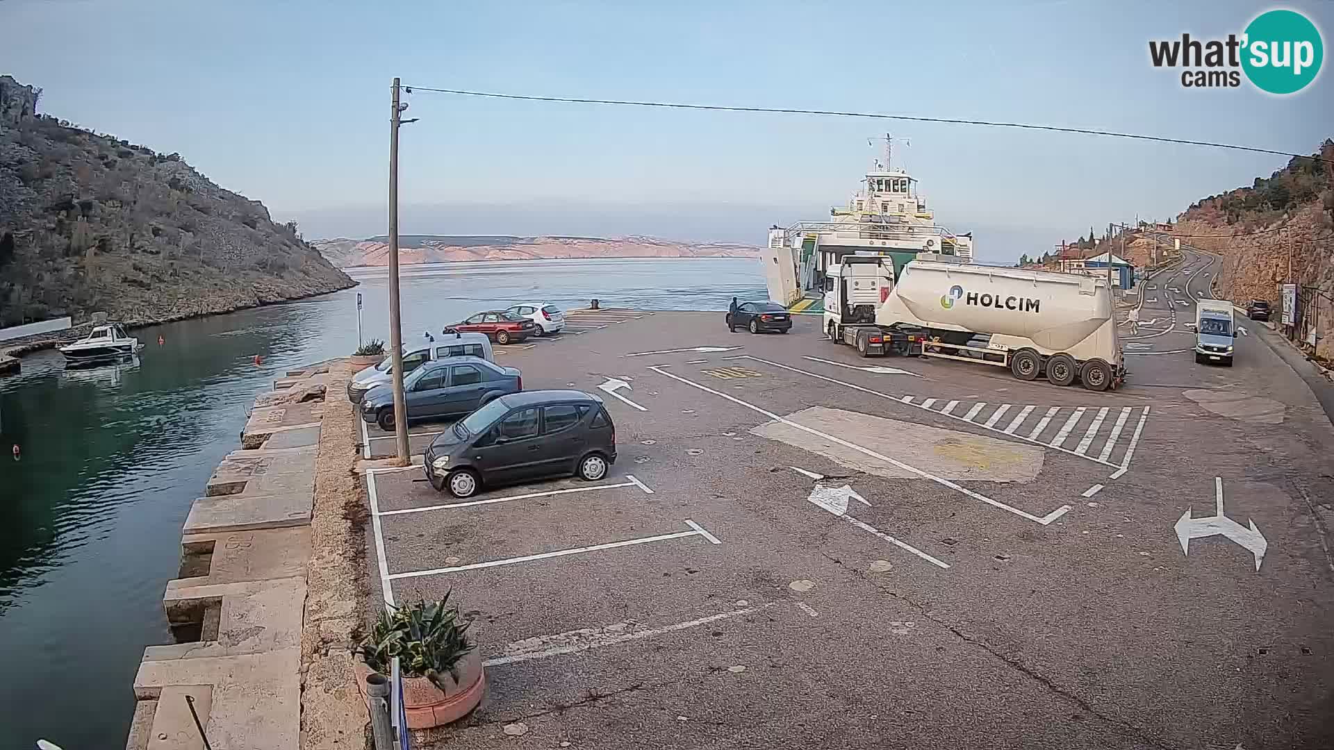 Webcam port de ferry de Prizna – vers l’île de Pag