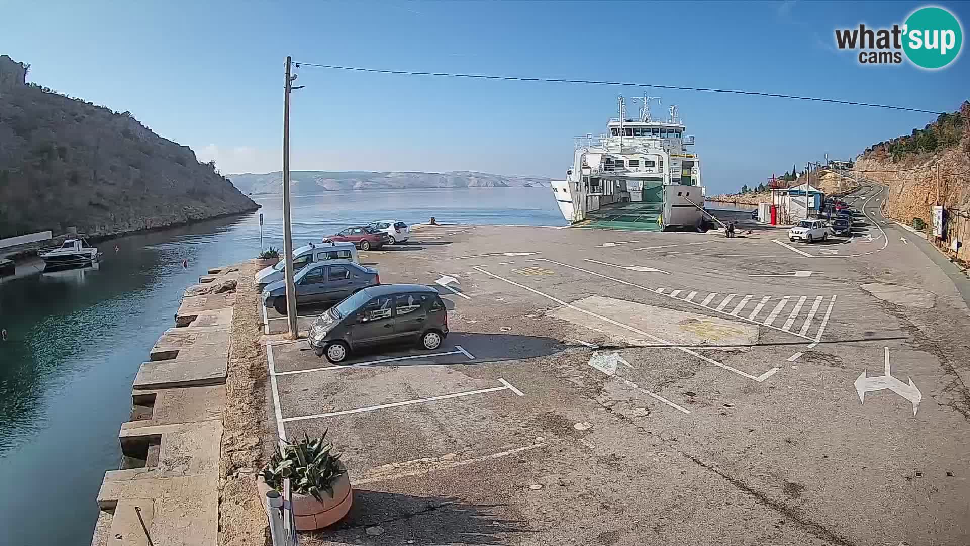 Webcam del puerto de ferris de Prizna – hacia la isla de Pag