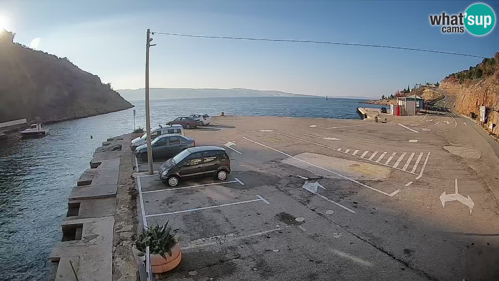 Web kamera trajektna luka Prizna – prema otoku Pag