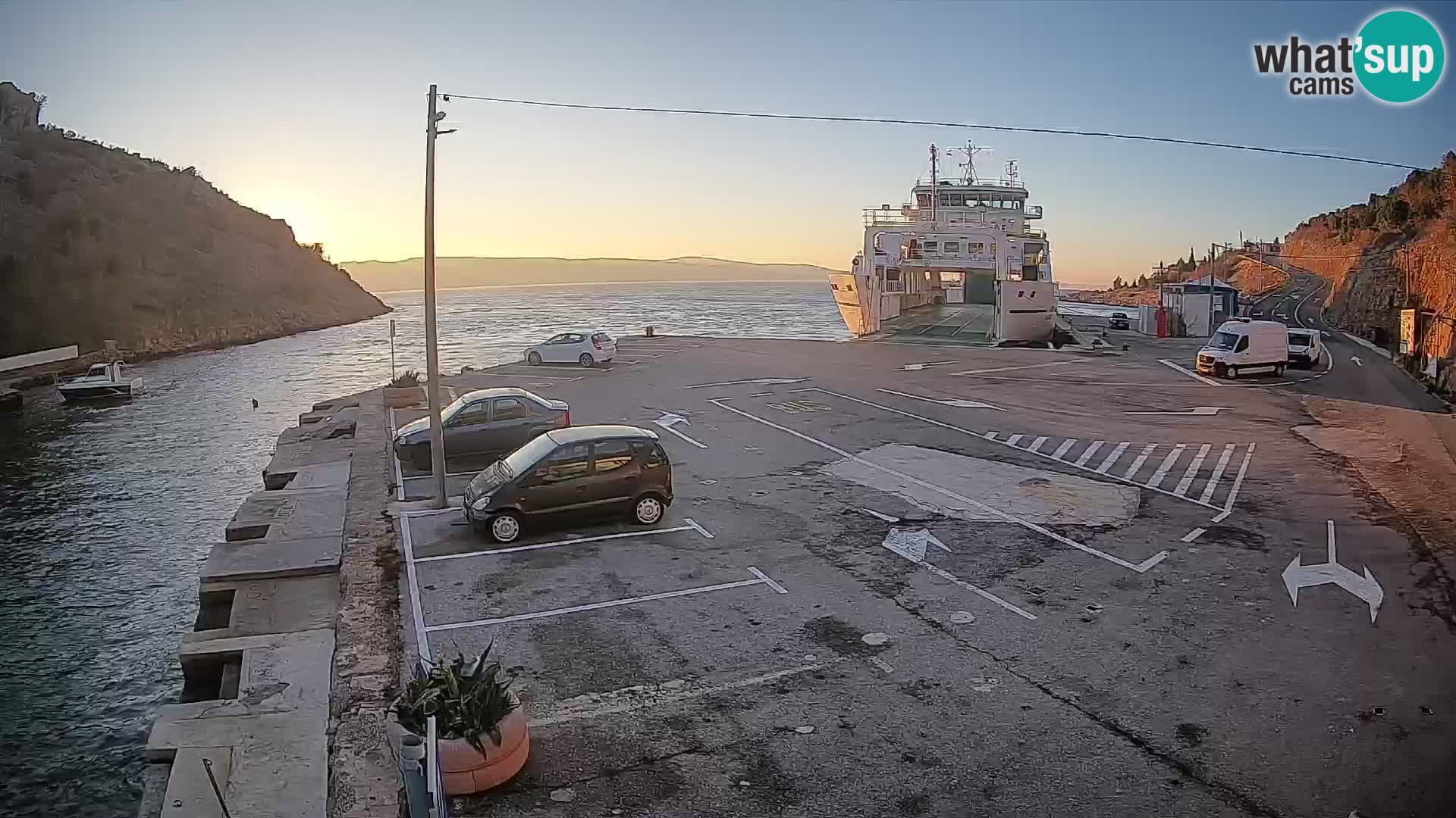 Webcam Prizna ferry port to Pag island