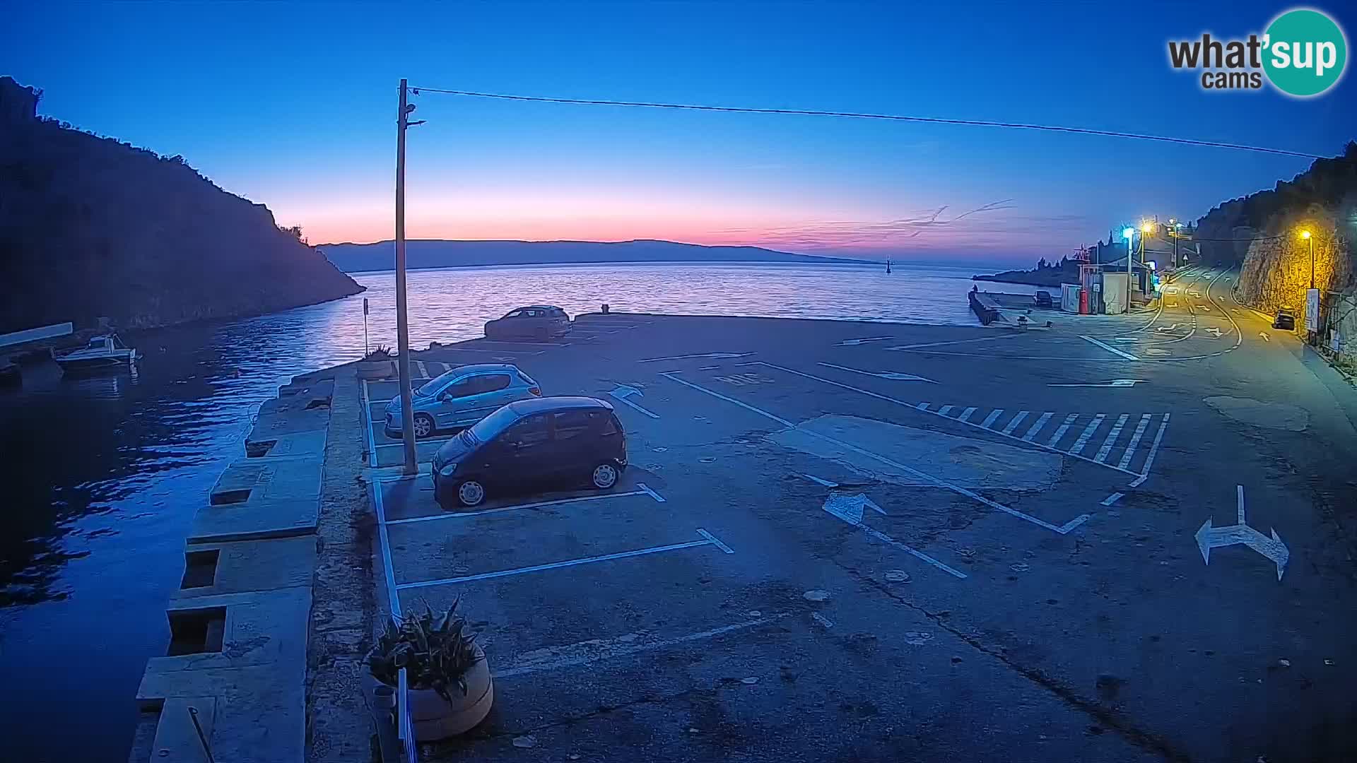 Web kamera trajektna luka Prizna – prema otoku Pag