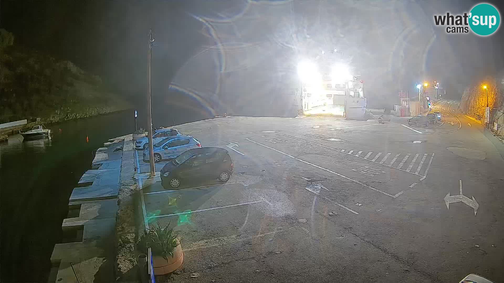 Web kamera trajektna luka Prizna – prema otoku Pag