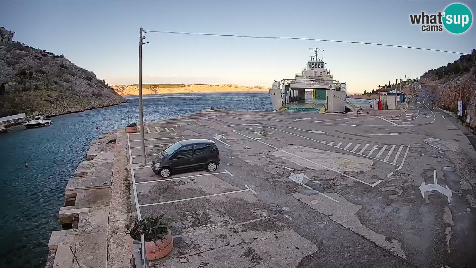 Webcam Fährhafen Prizna – zur Insel Pag