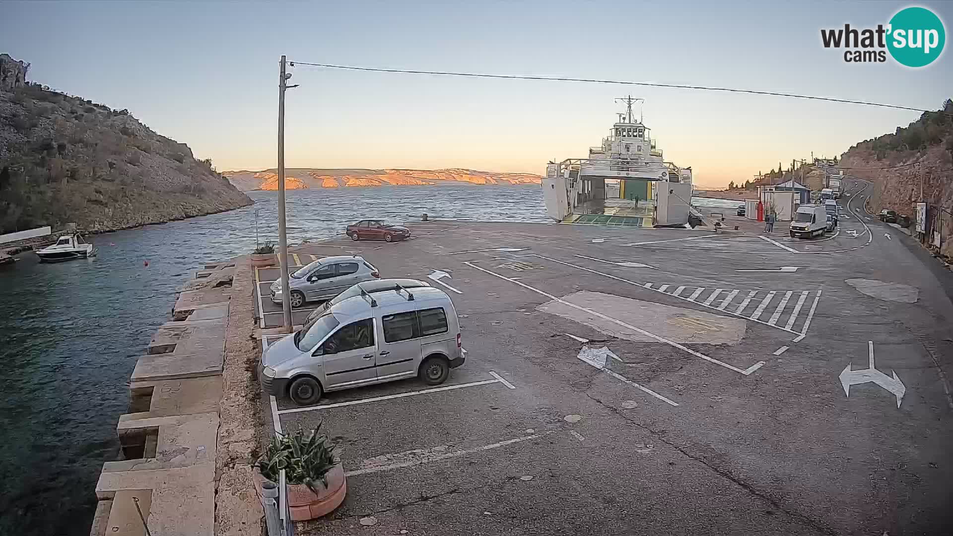 Webcam port de ferry de Prizna – vers l’île de Pag