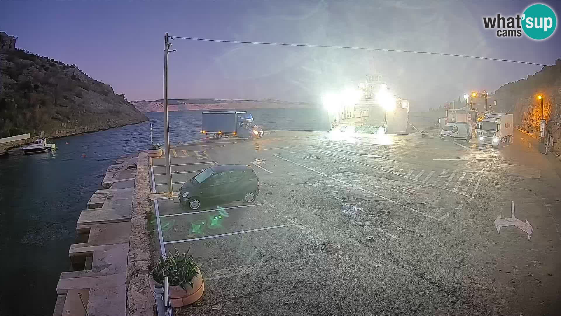Webcam port de ferry de Prizna – vers l’île de Pag