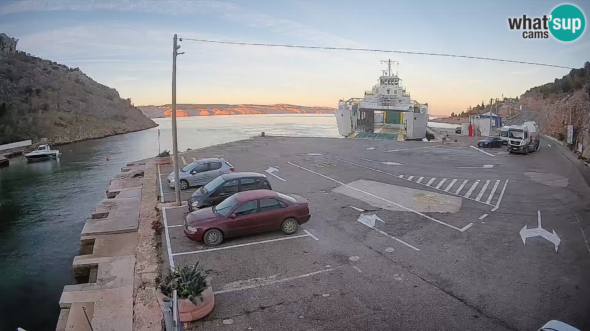 Webcam Fährhafen Prizna – zur Insel Pag