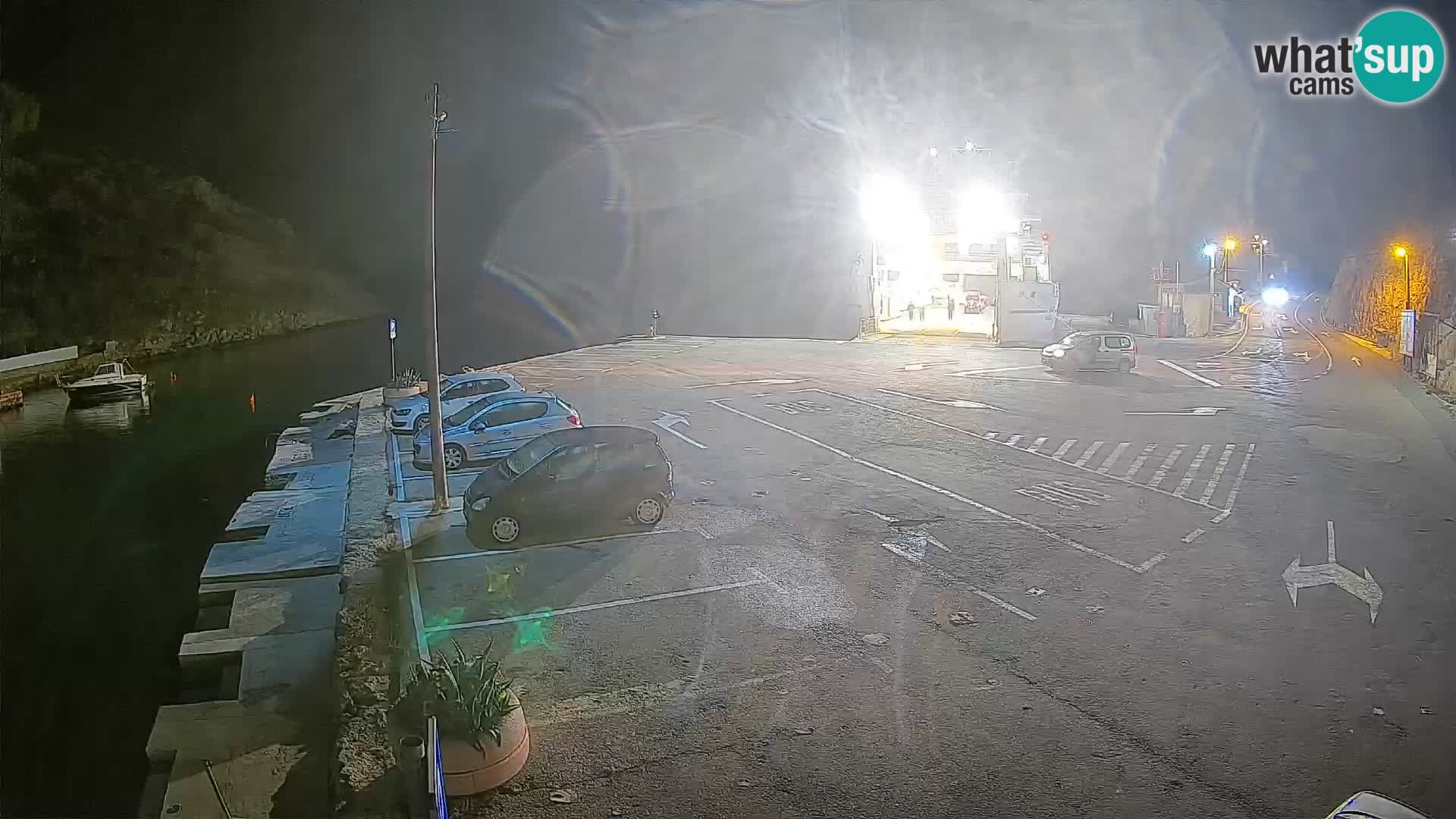 Web kamera trajektna luka Prizna – prema otoku Pag